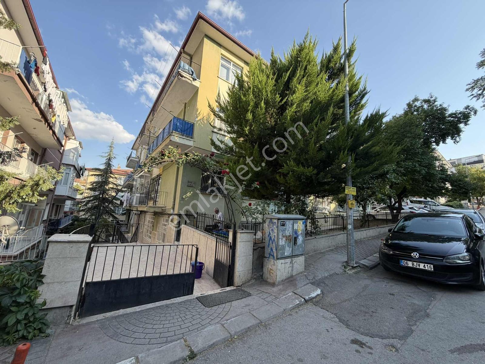 Çankaya Umut Mahallesi'nde Satılık 2+1 80 M² Giriş Kat Daire - Görsel 2