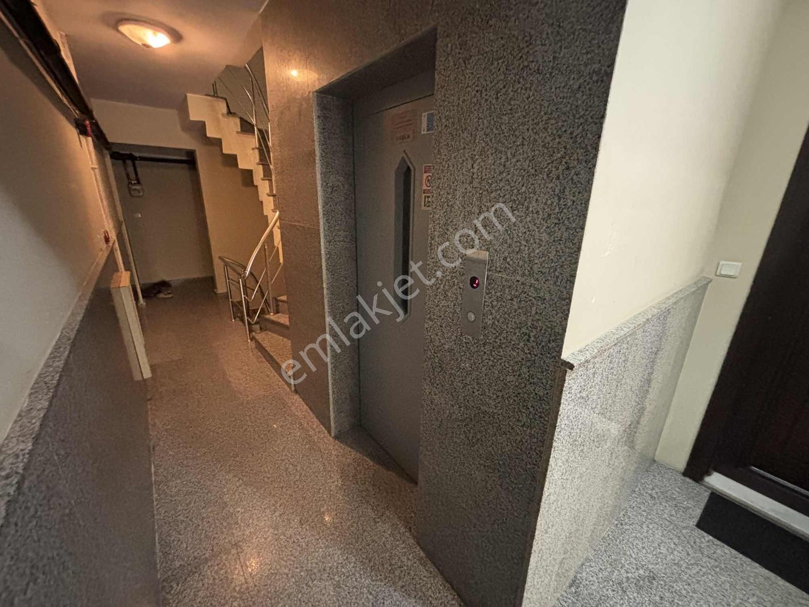 Bozdağ Gayrimenkul'den Kaynarca'da Satılık 2+1 70m2 Kiracılı - Görsel 2