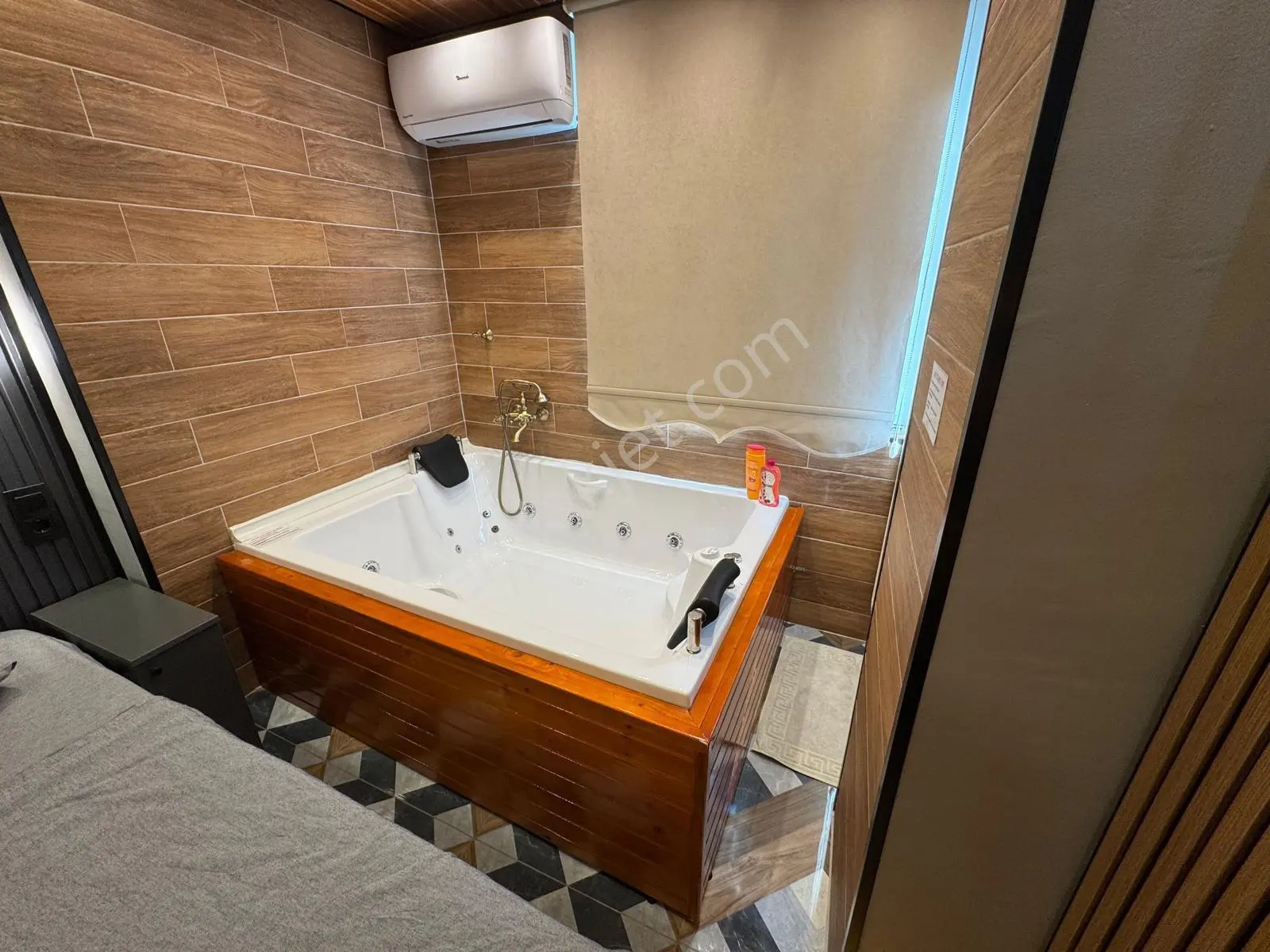 Espark Yanı-klimalı-youtube+netflix Jakuzili-royal Apart Otel- - Görsel 4