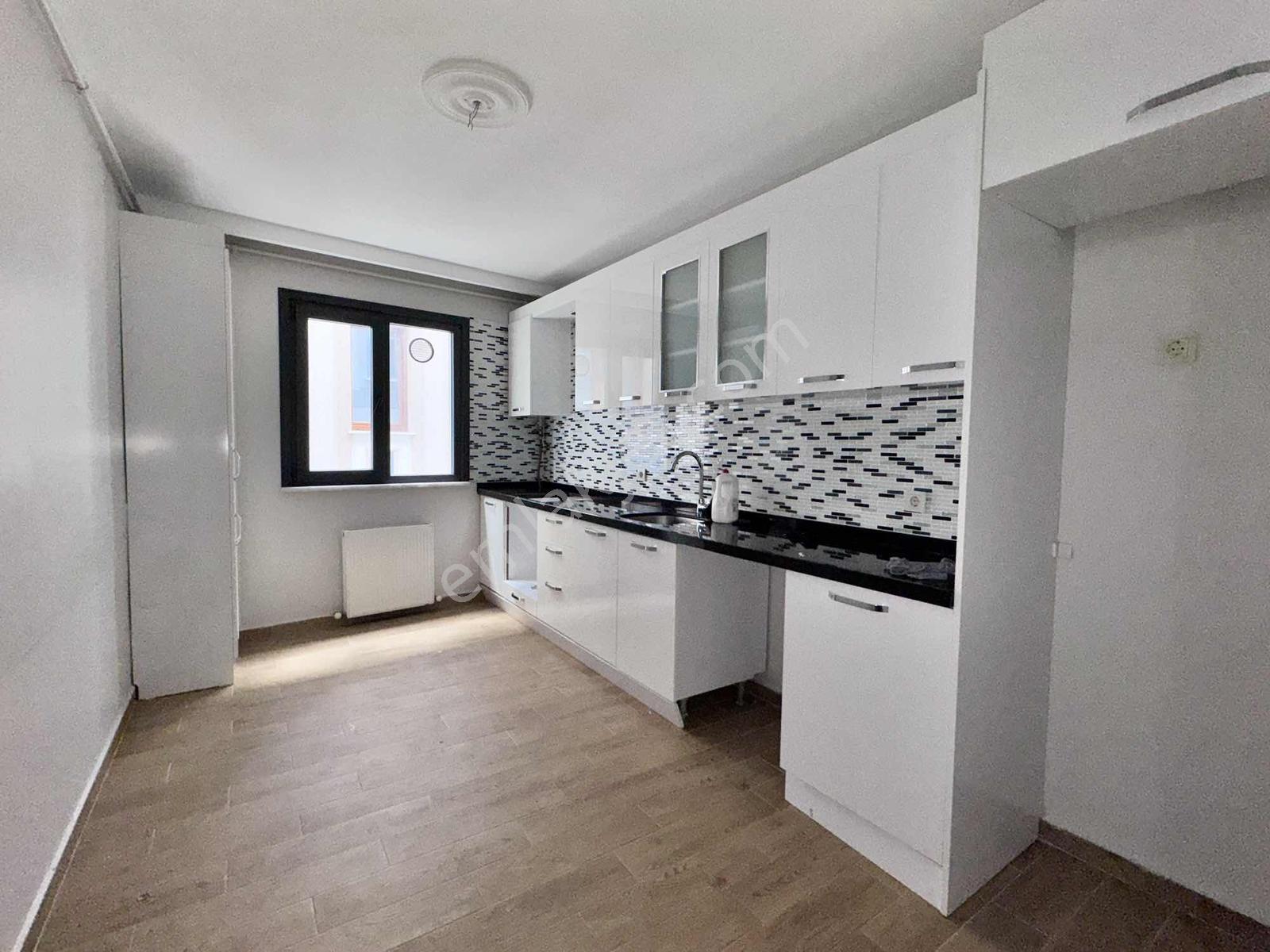 Veysel Karani Mah. Metroya Yakın Geniş 2+1 Kiralık Ara Kat Daire - Görsel 6