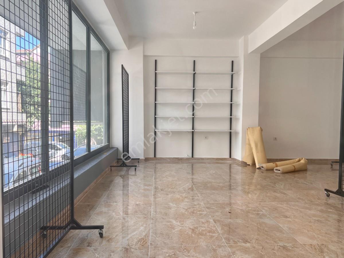 Yelkenciler^^den Halkalı Bezirganbahçede 2+1 Kiralık Dükkan - Görsel 3