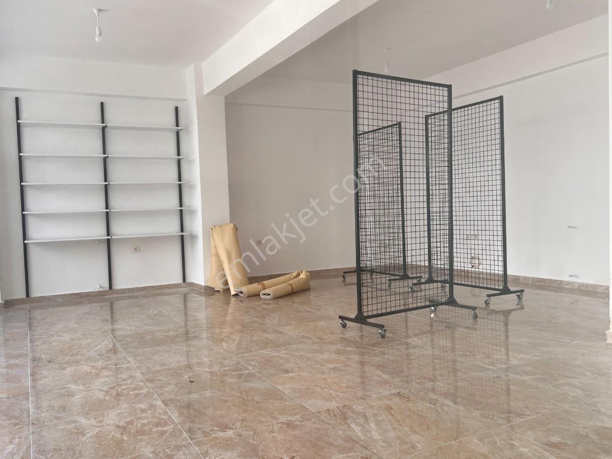 Yelkenciler^^den Halkalı Bezirganbahçede 2+1 Kiralık Dükkan - Görsel 4