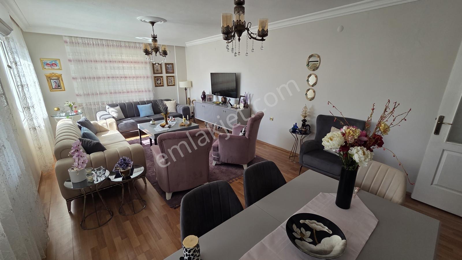 Kuşadası Ege Mah Çallı Sitesi Arakat 3+1 135m2 Kısmi Manzaralı - Görsel 9