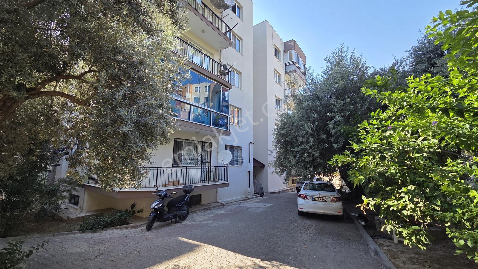 Kuşadası Ege Mah Çallı Sitesi Arakat 3+1 135m2 Kısmi Manzaralı - Görsel 13