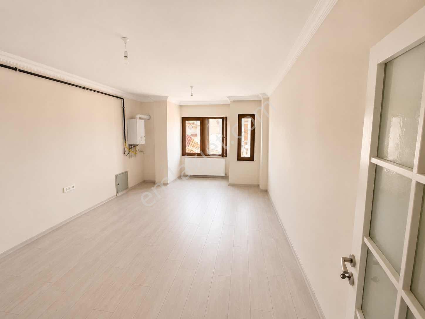 Muradiye'ye De 80m2 Dubleks Çatı Katı