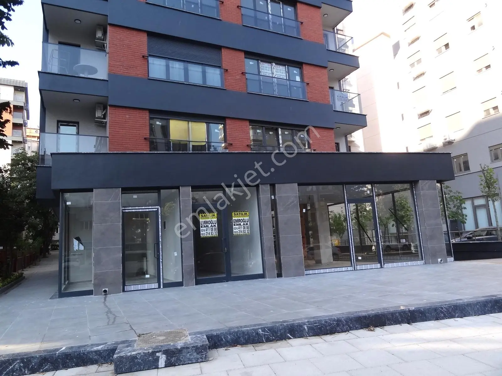 Erenköy Minibüs Cadde Üzerinde Fırsat Satılık Dükkan 20m2.