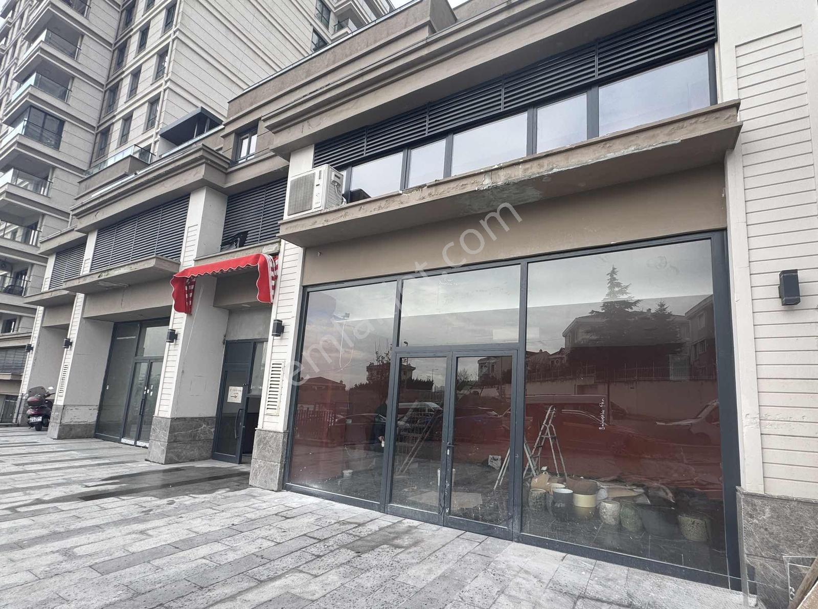 Bahçeşehir Referansta 3 Katlı Ön Kullanımlı Satılık Dükkan 75 M2 - Görsel 4