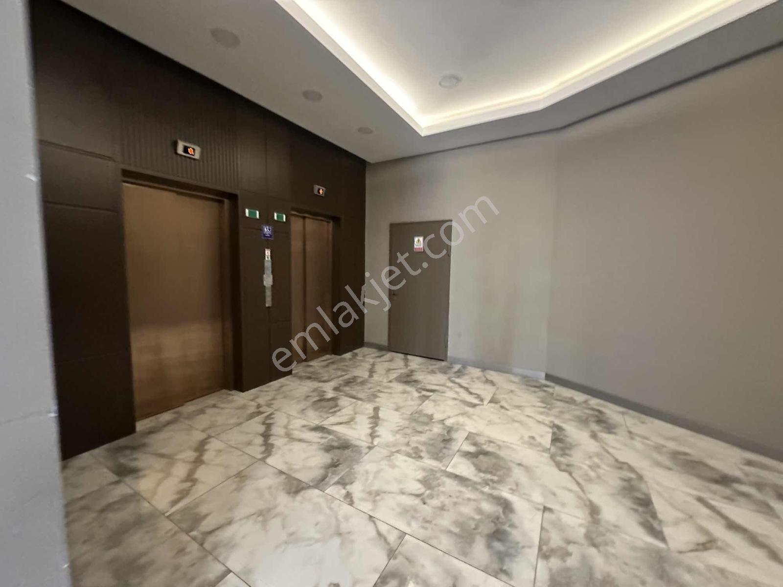 1+1 Sıfır Meydan Cepheli Balkonlu(meydan Ardıçlı'da) - Görsel 13