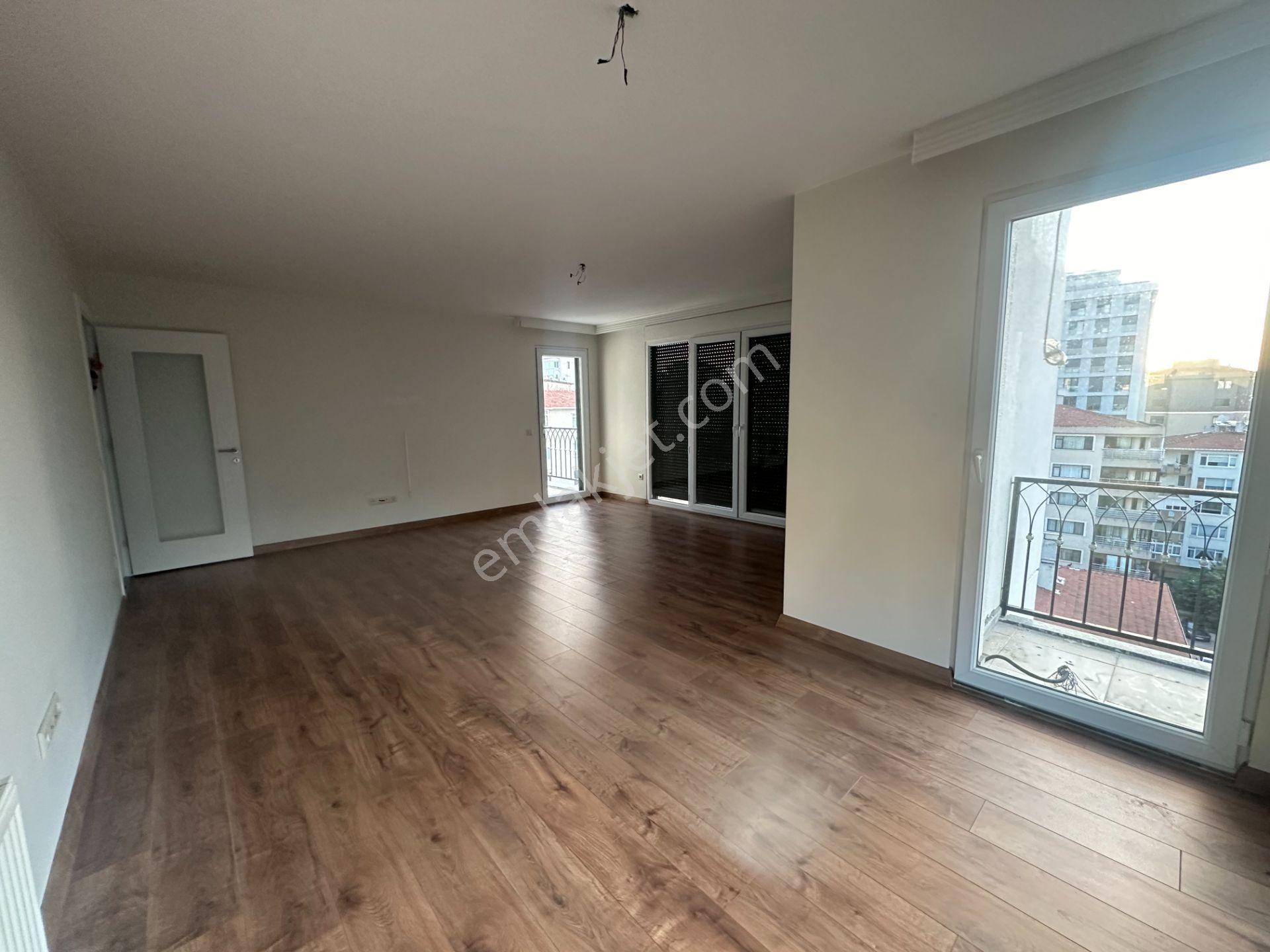 Kadıköy Göztepe / Feneryolu Nda Balkonlu Kiralık Geniş 3+1 Daire - Görsel 11