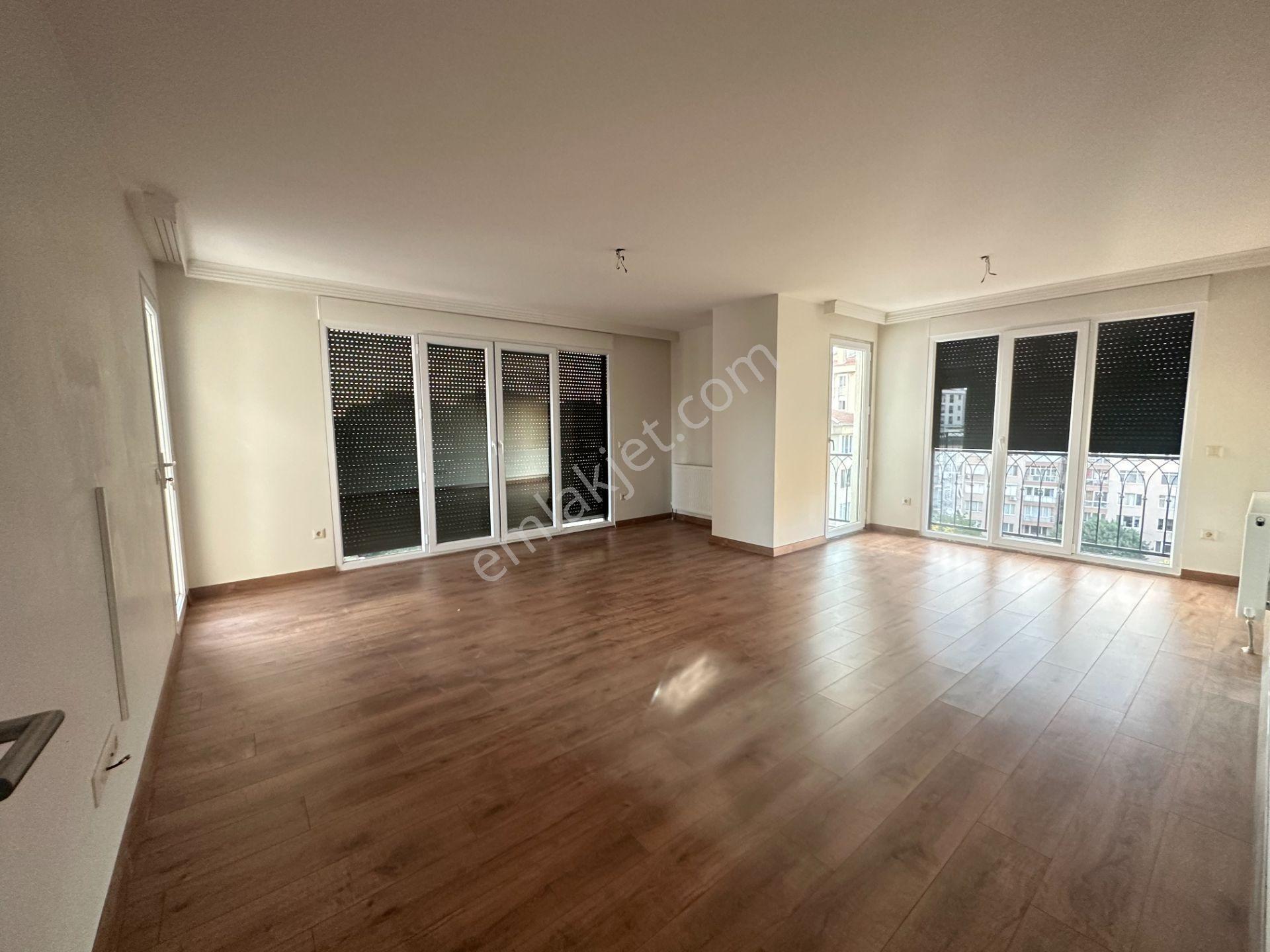 Kadıköy Göztepe / Feneryolu Nda Balkonlu Kiralık Geniş 3+1 Daire - Görsel 12