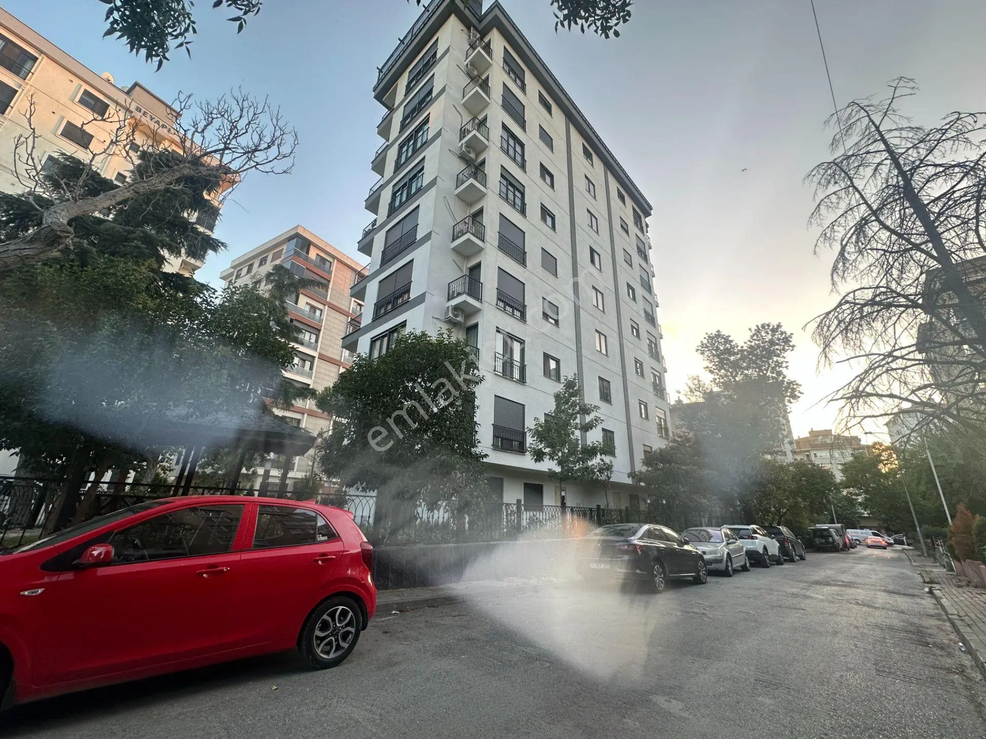 Kadıköy Göztepe / Feneryolu Nda Balkonlu Kiralık Geniş 3+1 Daire