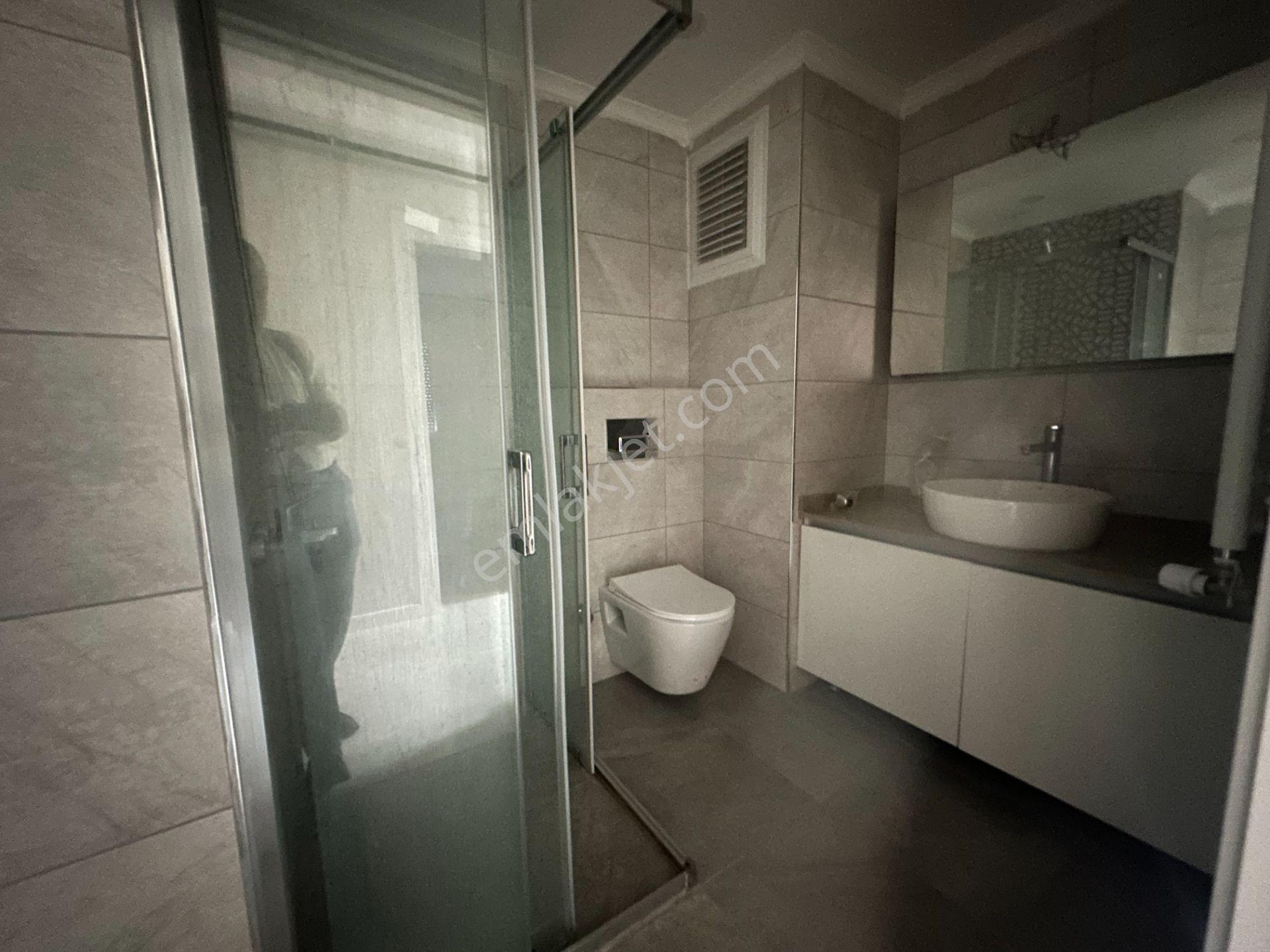 Kadıköy Göztepe / Feneryolu Nda Balkonlu Kiralık Geniş 3+1 Daire - Görsel 20