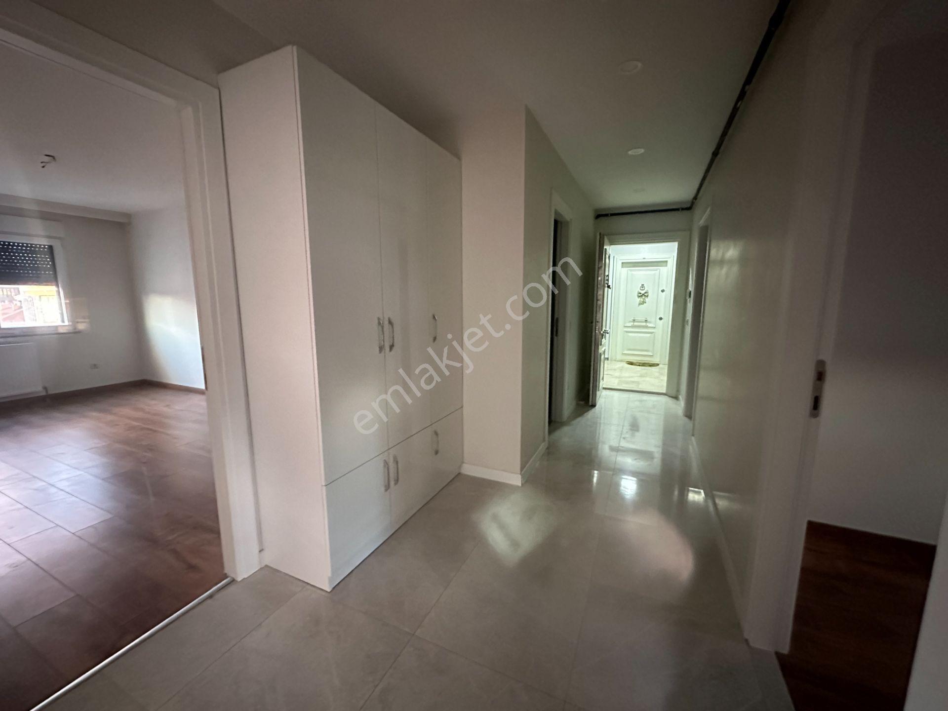 Kadıköy Göztepe / Feneryolu Nda Balkonlu Kiralık Geniş 3+1 Daire - Görsel 15