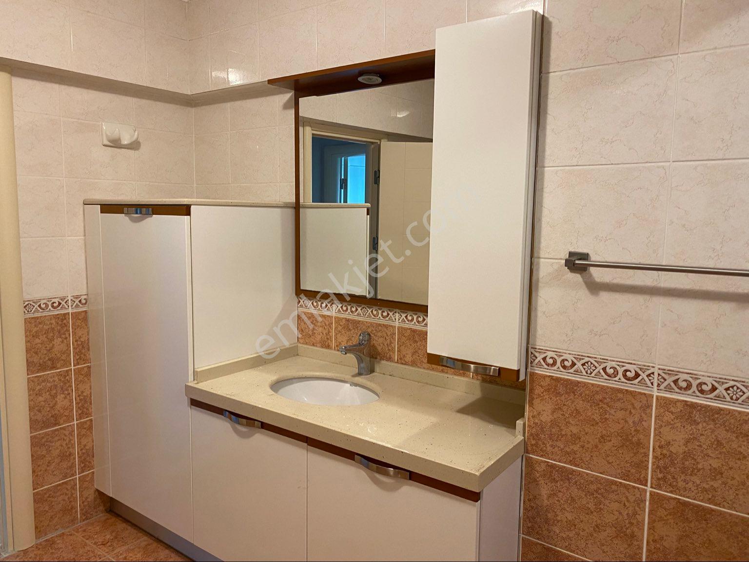 Rt Safir Gm’den Çamlıca’da Manzaralı 3+1 Kiralık Daire - Görsel 23