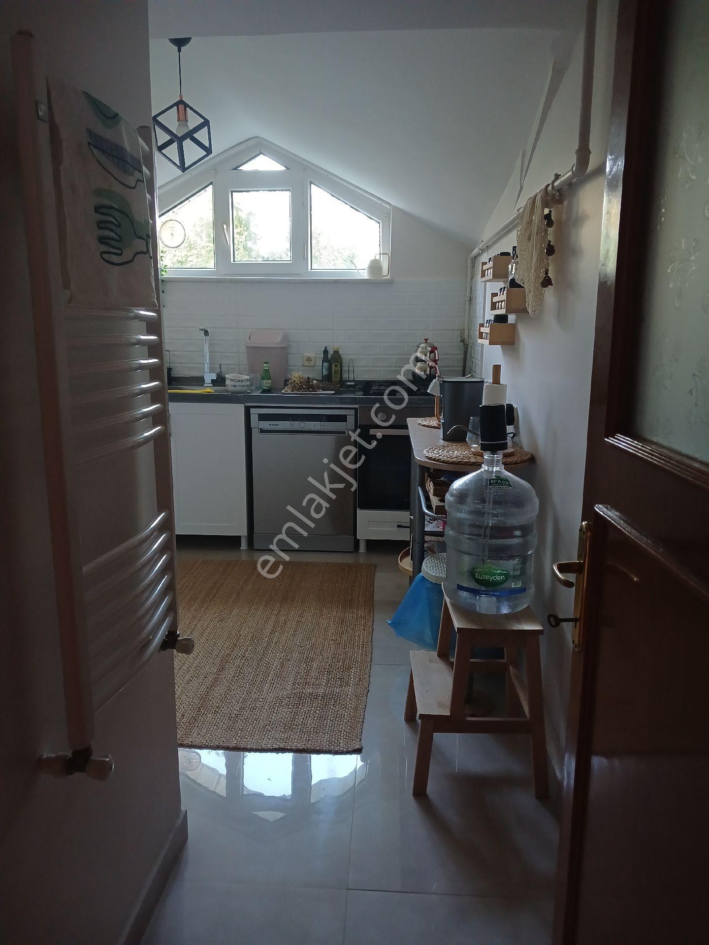Tarabya Mahallesinde Temiz Eşyalı ,geniş Ferah Kullanımlı 3+1 Kiralık Daire. - Görsel 7