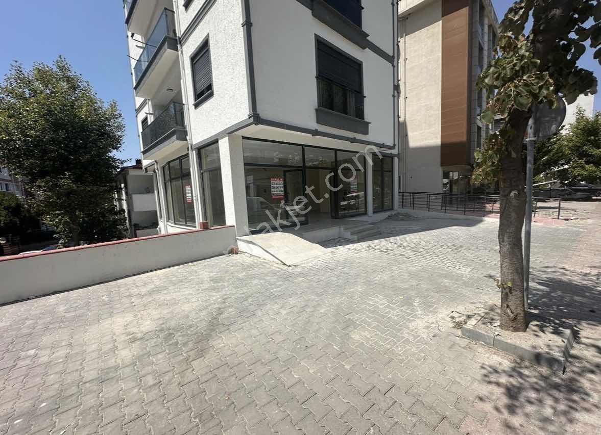 Caddede Bır Çok Işe Uygun Dükkan Kaçırılmayacak Fırsat - Görsel 3