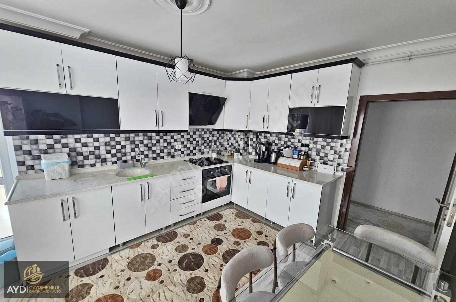 Ayd'den Menderes Mh Satılık 3+1 Arakat Köşe Başı Daire