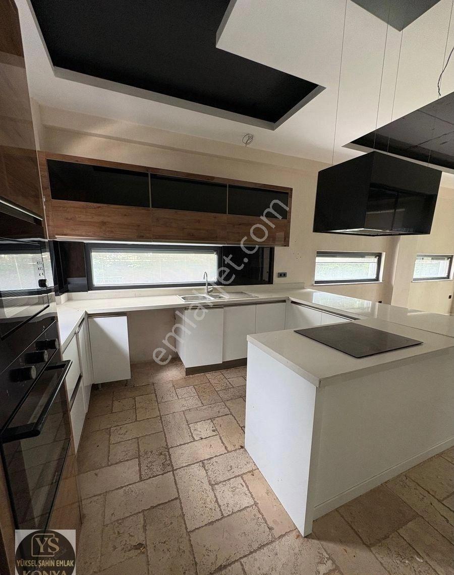 Yüksel Şahin'den Sille Ak'da Satılık 3 Katlı Villa - Görsel 14