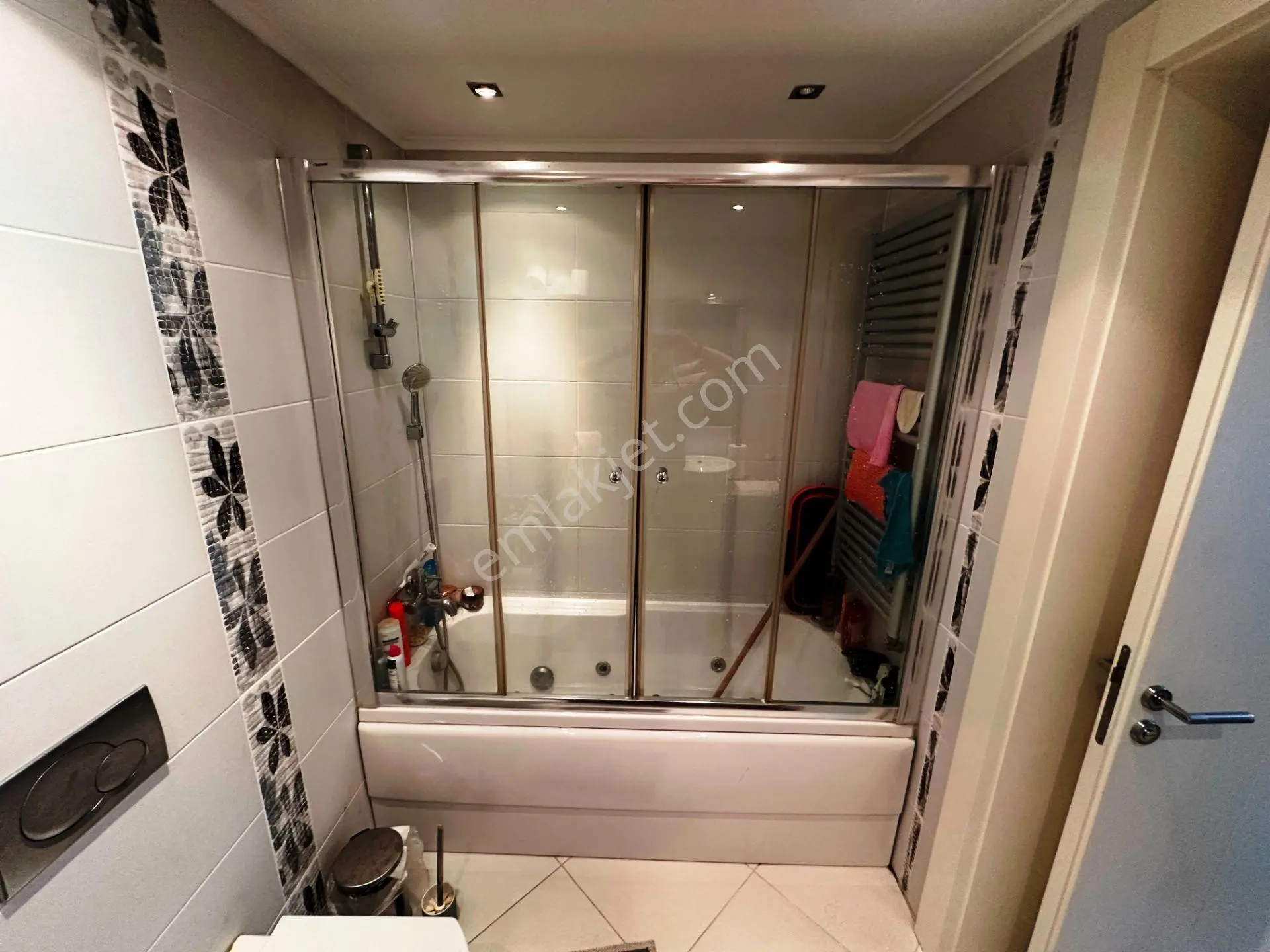 Almondhıll Sitesi Mimari Tasarımlı Büyük Tip 2.kat Kiralık 1+1 - Görsel 26