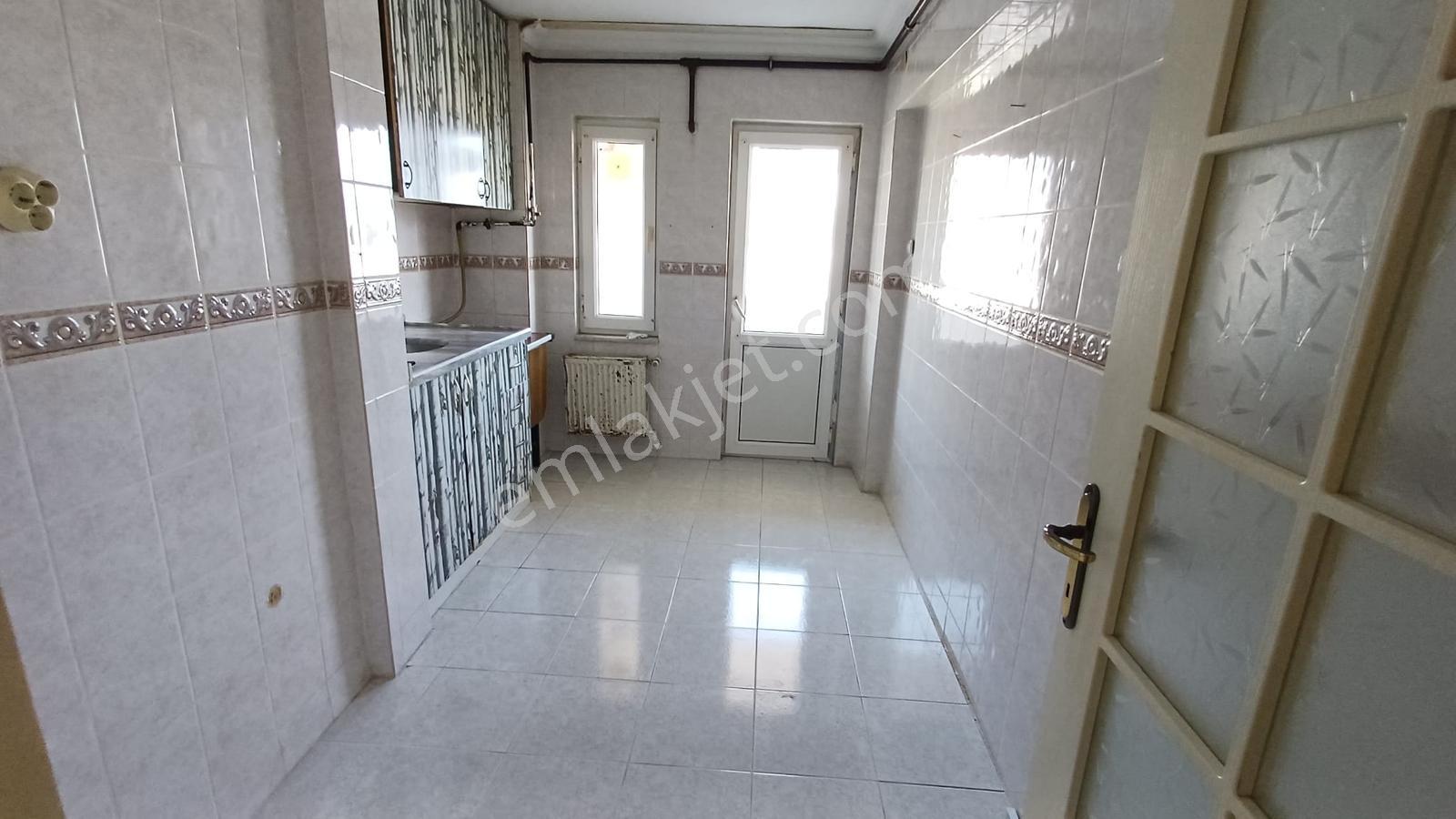 Güzelyalı Sitelerde Deniz Manzaralı Kiralık Arakat 3+1 - Görsel 8