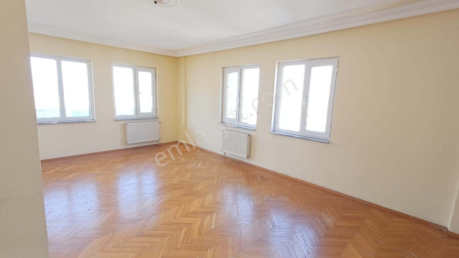 Güzelyalı Sitelerde Deniz Manzaralı Kiralık Arakat 3+1 - Görsel 26