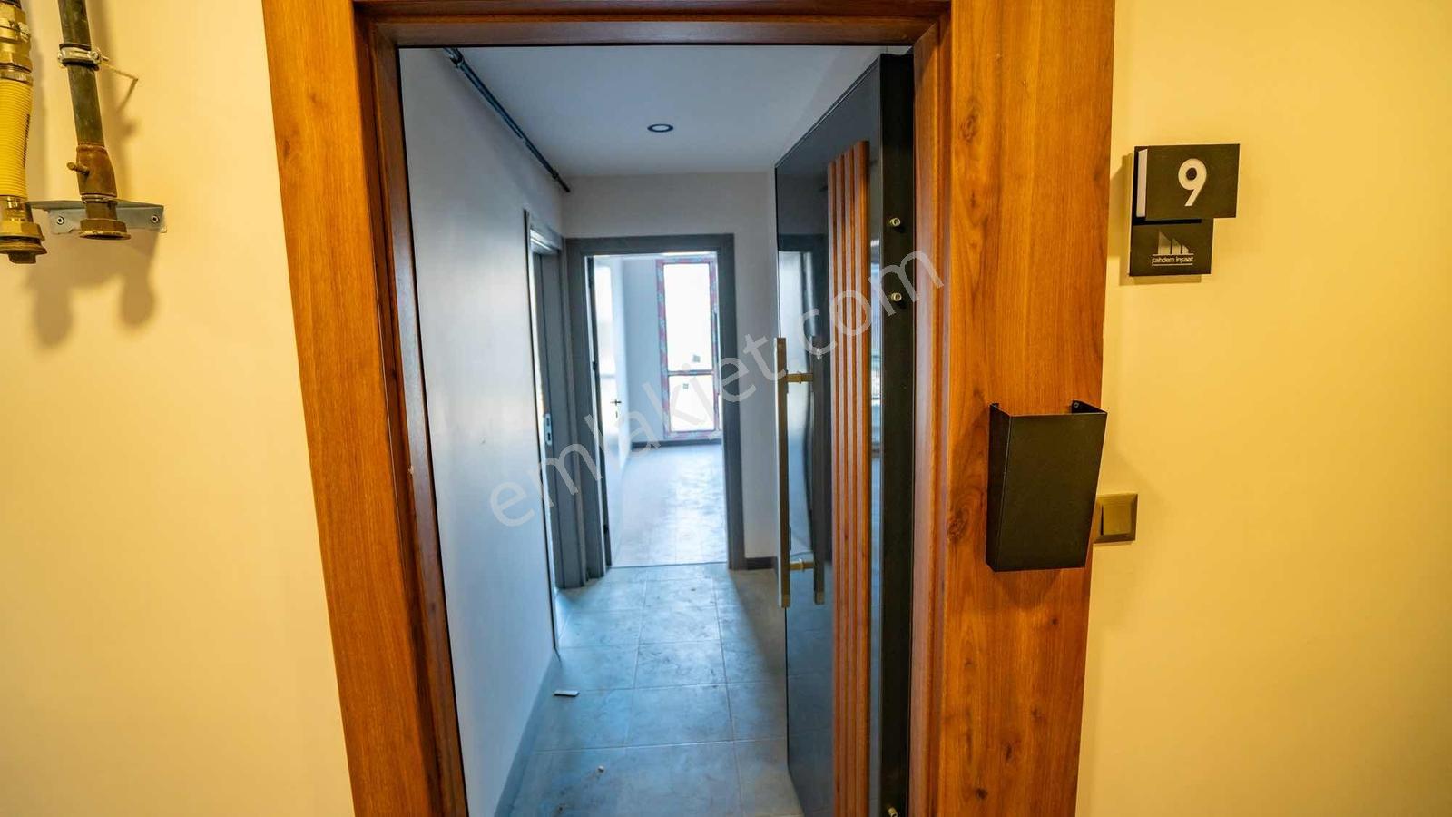 Klimalı, Ankastreli, Güvenlikli Sitede Lüks Kiralık 1+1 Daire - Görsel 10