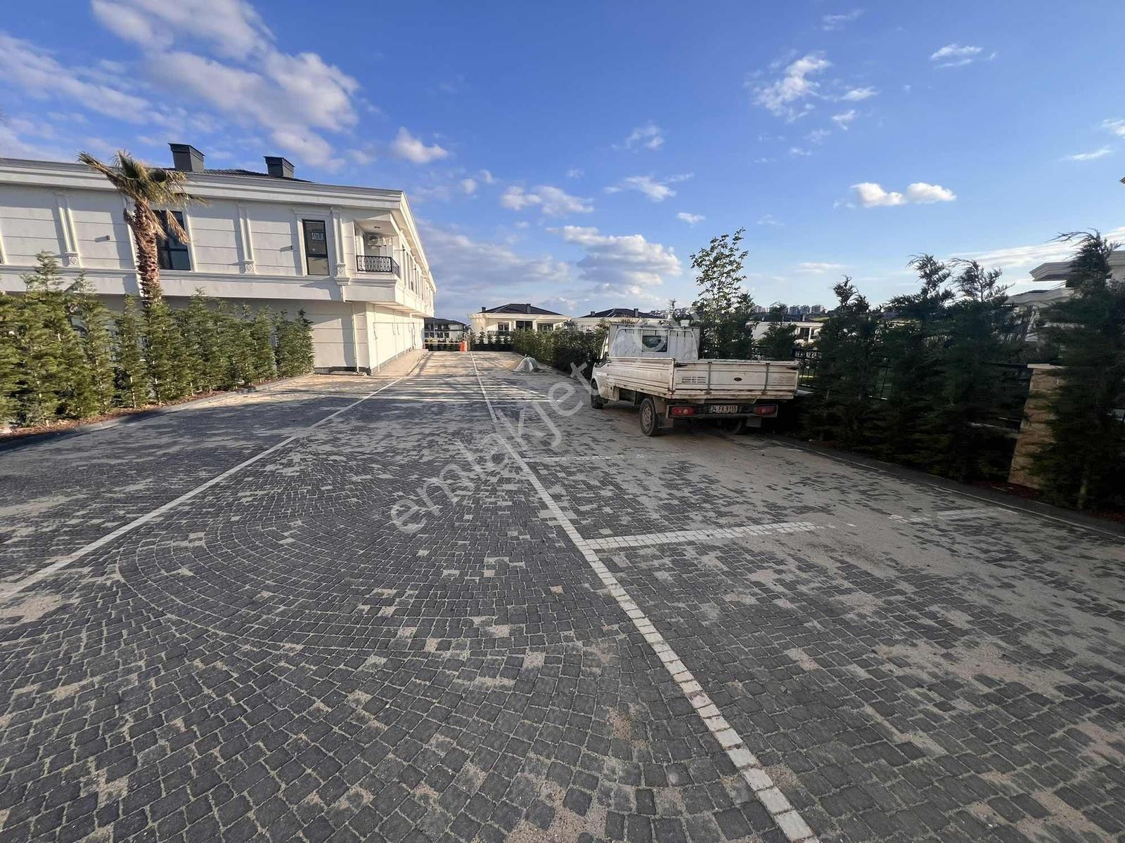 Klimalı, Ankastreli, Güvenlikli Sitede Lüks Kiralık 1+1 Daire - Görsel 9