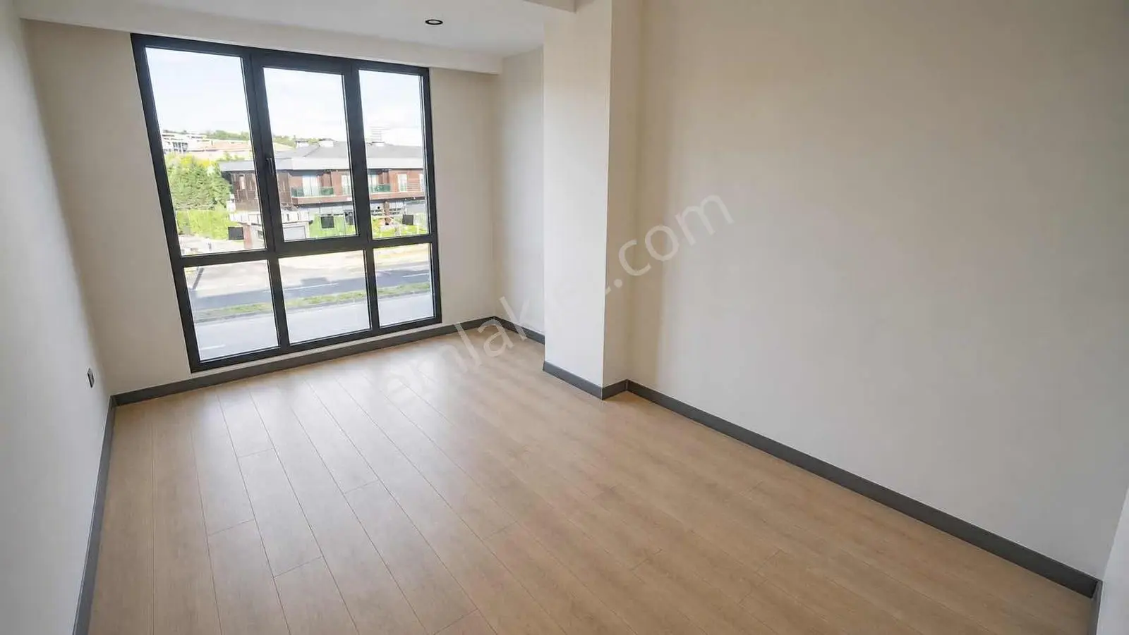 Klimalı, Ankastreli, Güvenlikli Sitede Lüks Kiralık 1+1 Daire