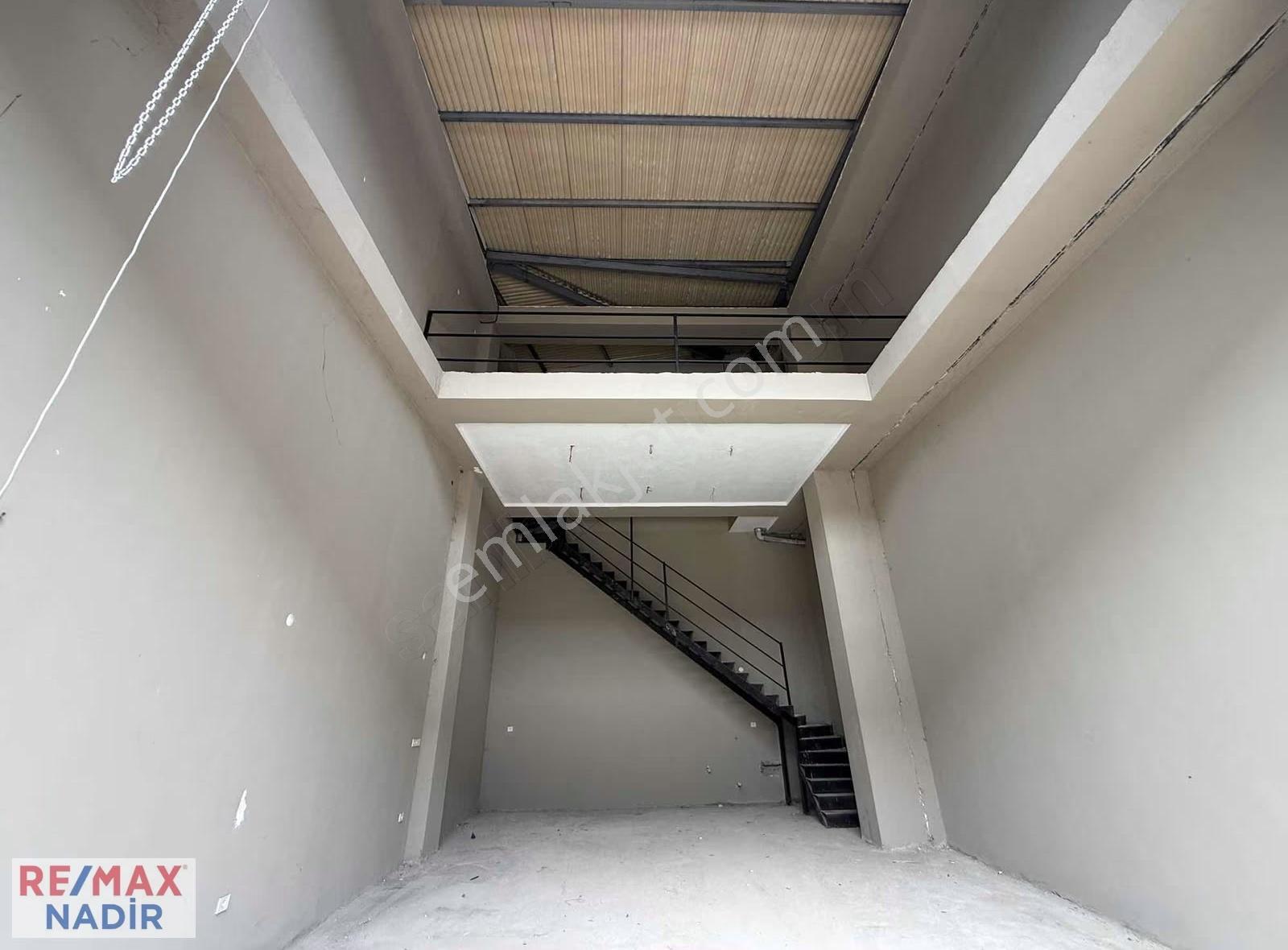 Remax Nadir Sanayi Sitesinde Asma Katlı Dükkan - Görsel 2