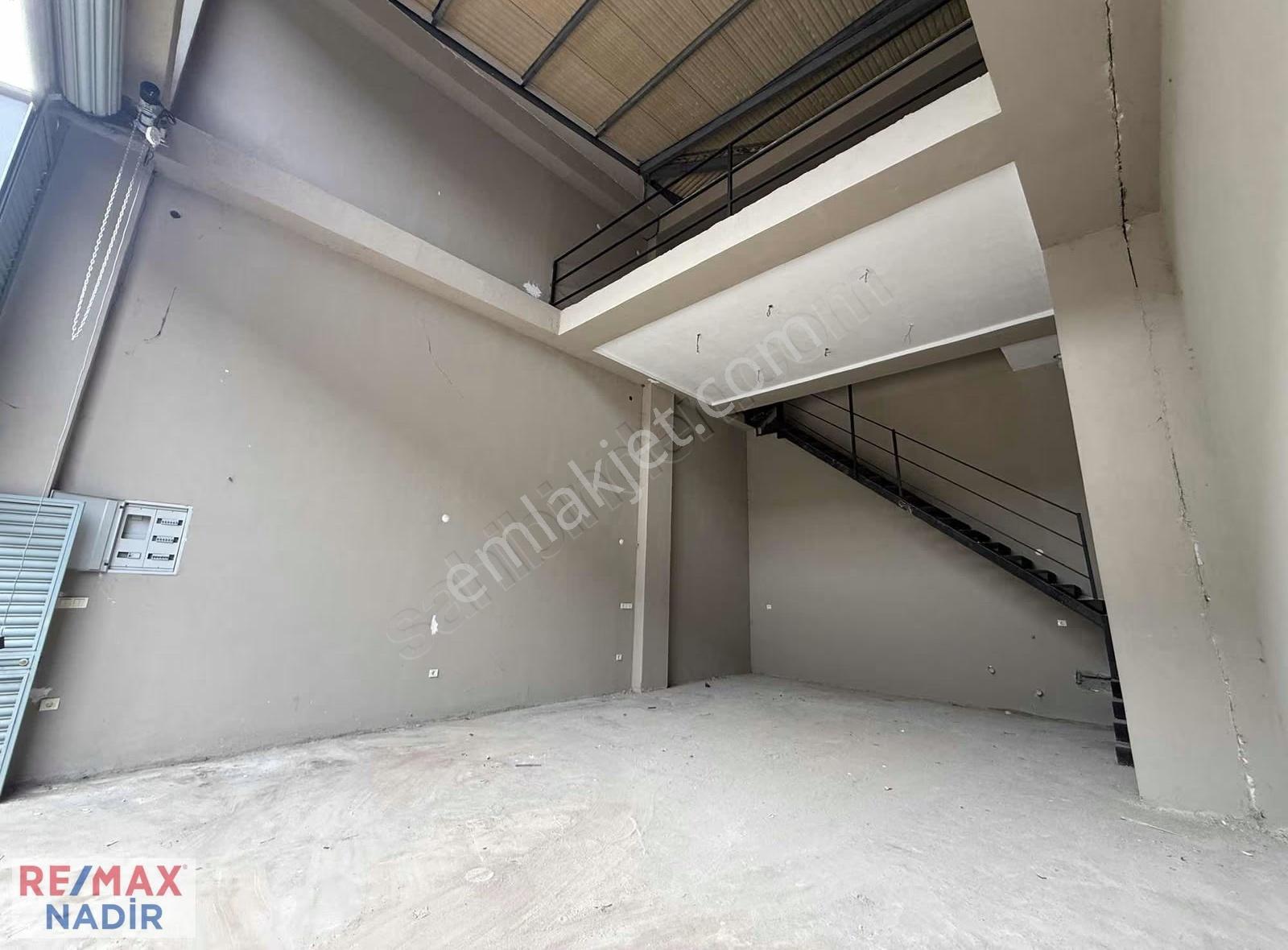 Remax Nadir Sanayi Sitesinde Asma Katlı Dükkan - Görsel 3