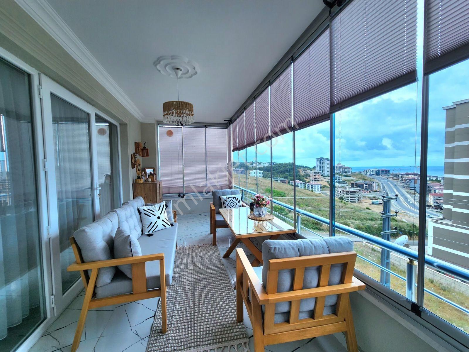 Damla Gür'den Deniz Manzaralı/ Bulvara Yakın 3+1 Satılık Daire