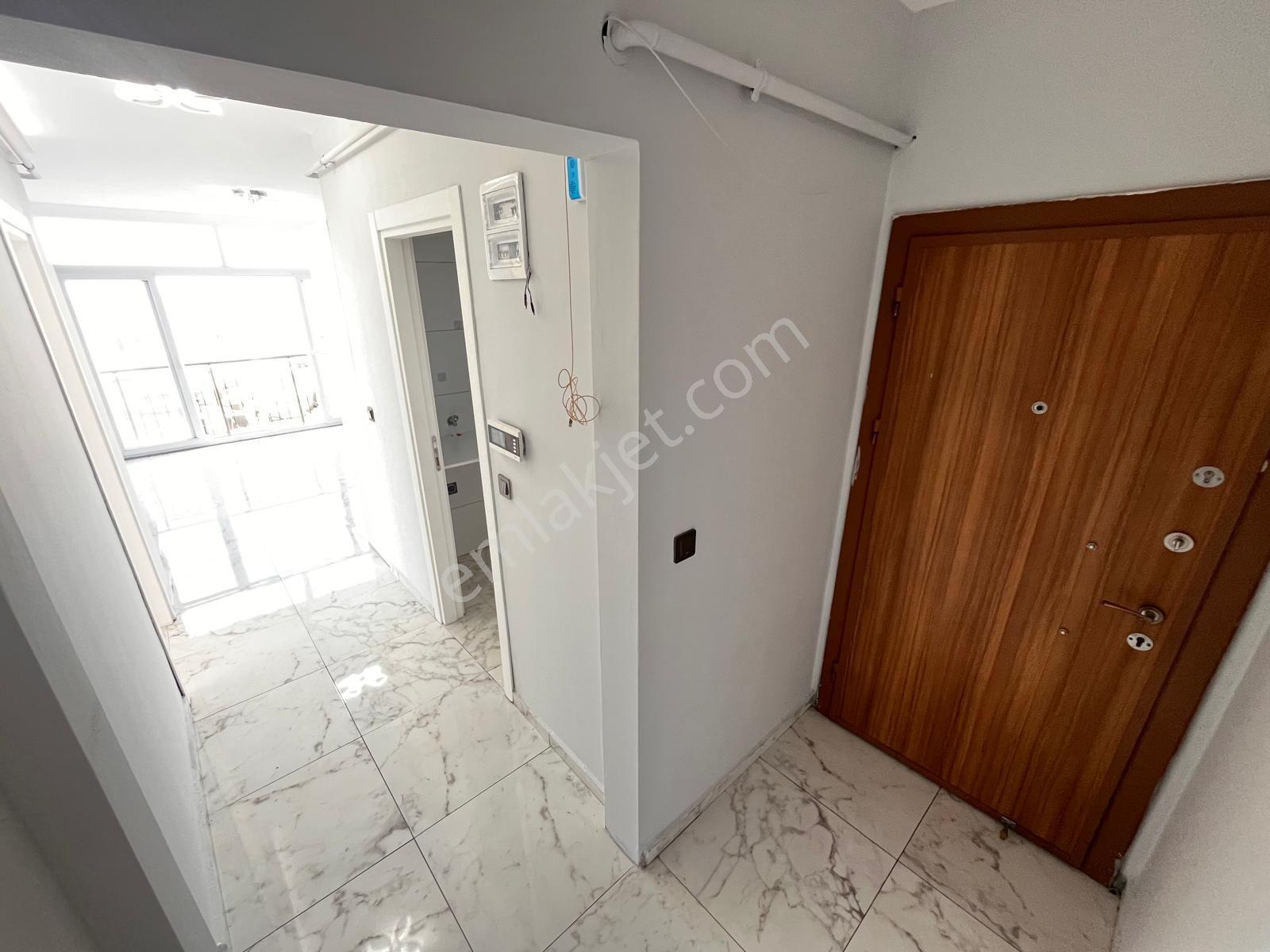 Yeşilyurt'ta Şehir Manzaralı Satılık 1+1 Daire - Görsel 11