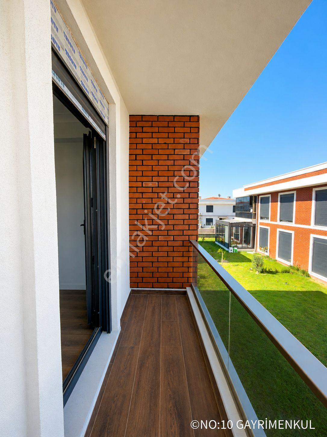 No:10 Gayrimenkul’den Denize Sıfır, Havuzlu Site İçerisinde Havuz Başı Konumda 4+1 Geniş Villa - Görsel 34