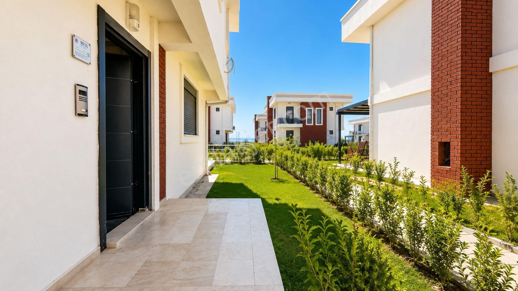 No:10 Gayrimenkul’den Denize Sıfır, Havuzlu Site İçerisinde Havuz Başı Konumda 4+1 Geniş Villa - Görsel 6