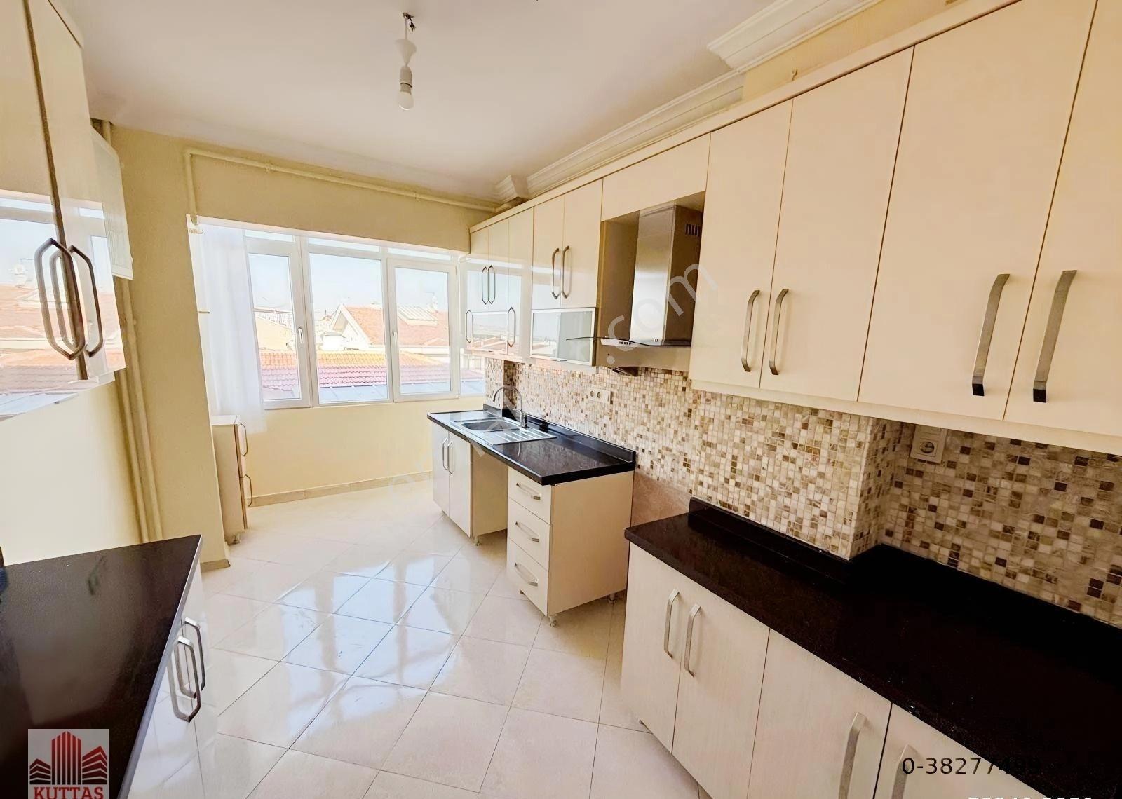 Kuttaş'tan 4.cadde Üstünde Katta 3+1 Ön 130m2 Full Yapılı Daire - Görsel 8