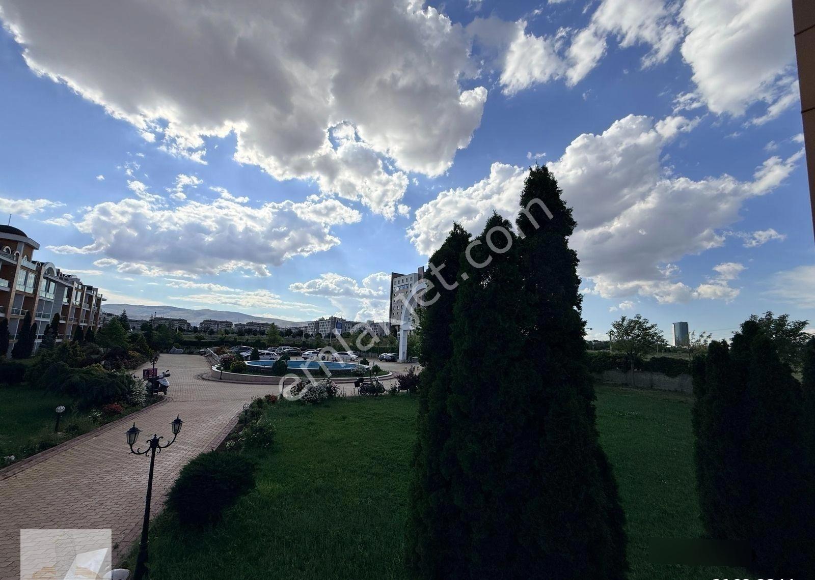112 Acil Karşısı Stüdyo Palace Sitesinde 1+1 Eşyalı Kiralık - Görsel 15