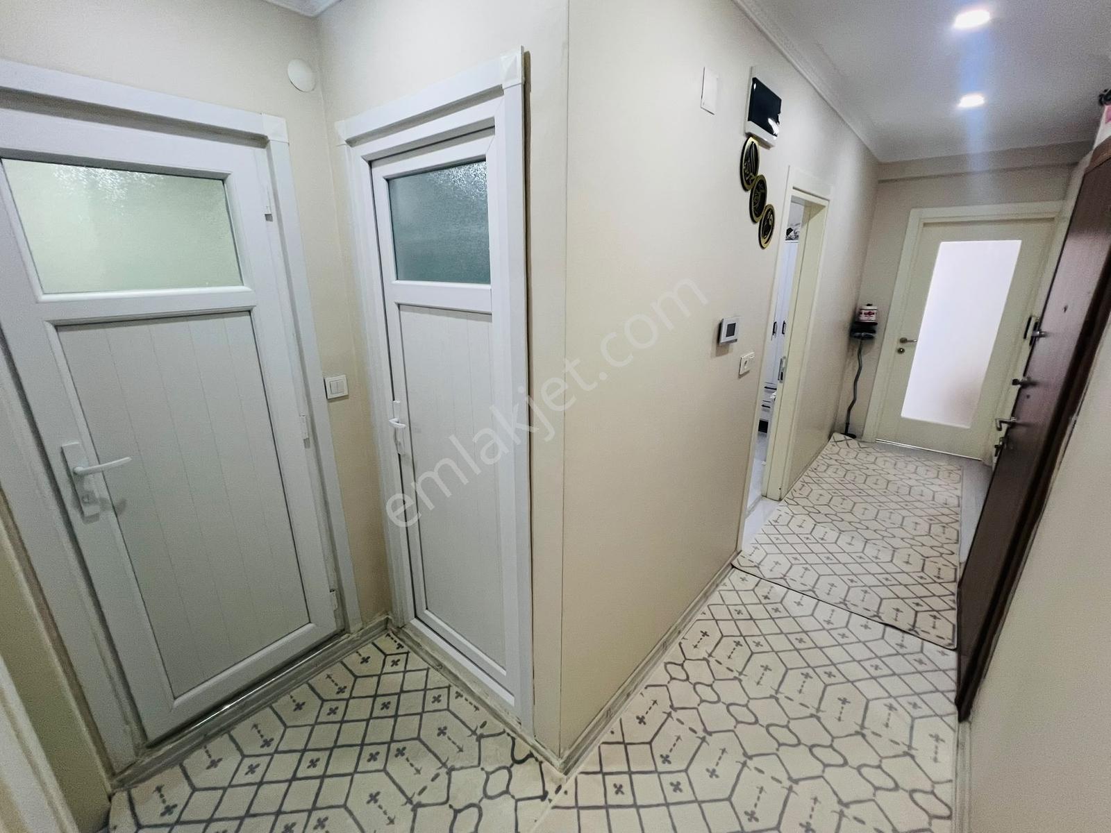 Home'dan İsmetpaşa Mah'de Kelepir 95m 2+1 Ara Kat Daire 3-yıllık - Görsel 3