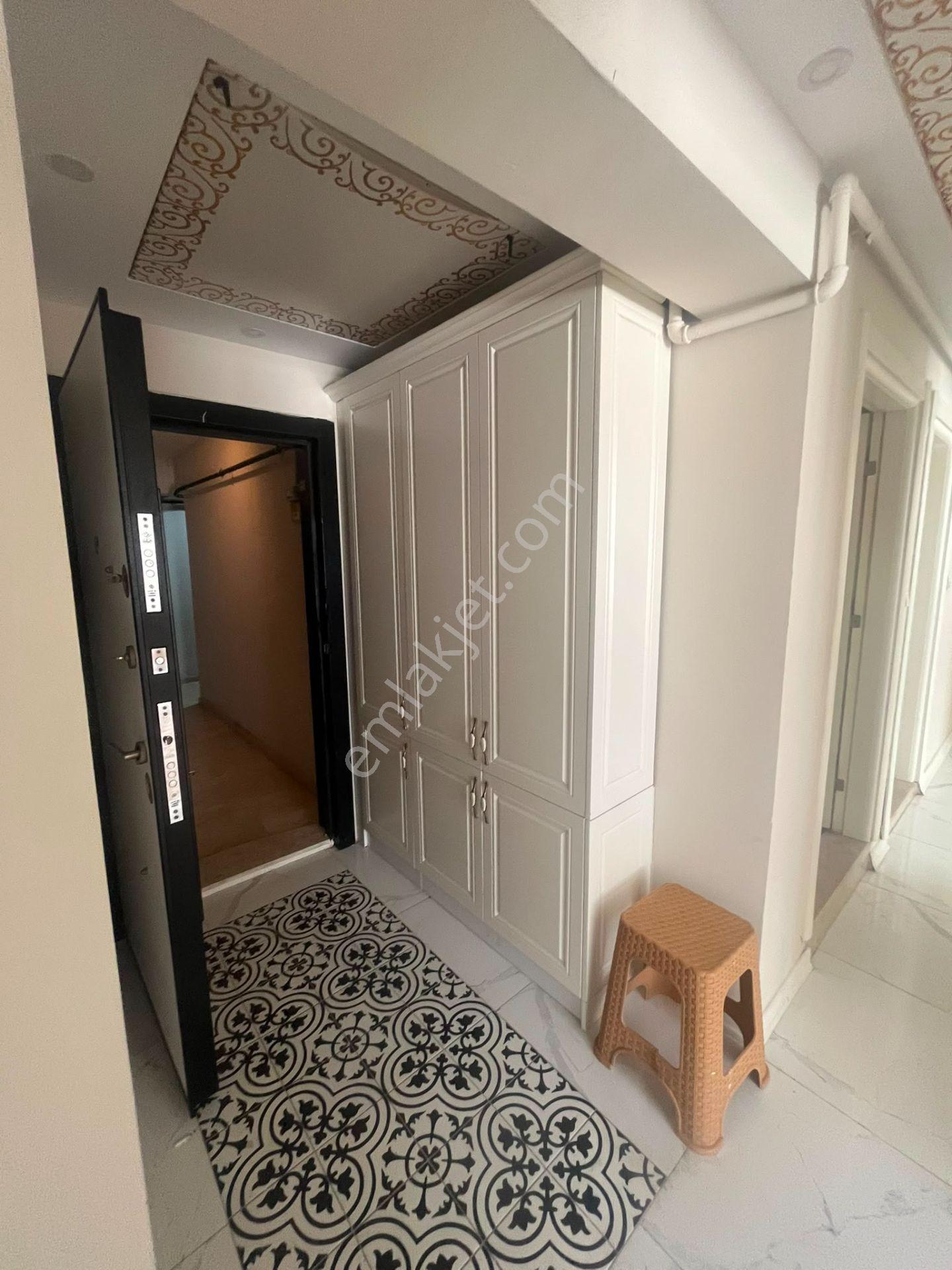 Muradiye Mahallesikiralık Daire 3+1 125m2 5 Katlının 1 Katı Teraslı Kapalı Mutfak Full Özelikli - Görsel 18