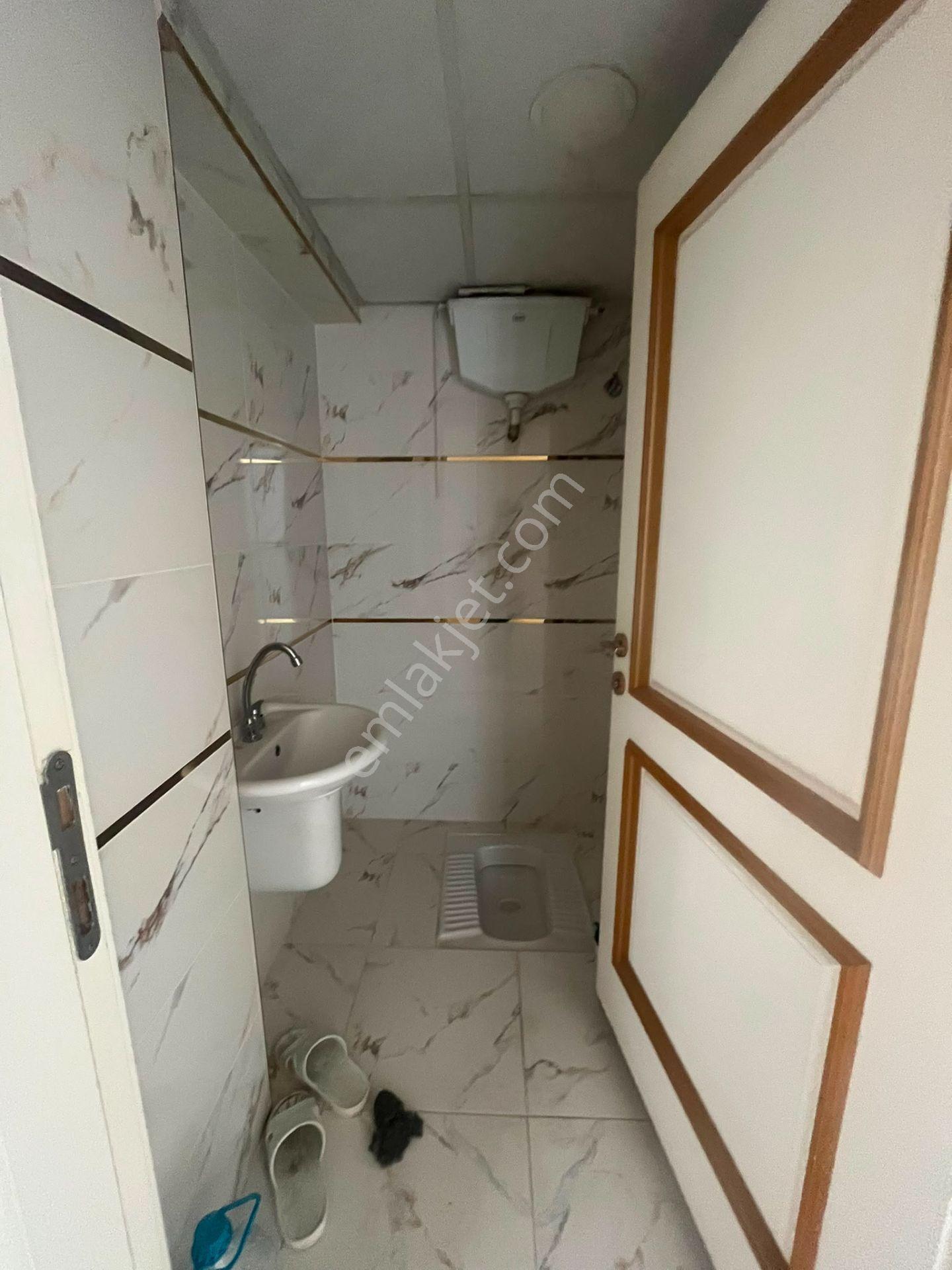 Muradiye Mahallesikiralık Daire 3+1 125m2 5 Katlının 1 Katı Teraslı Kapalı Mutfak Full Özelikli - Görsel 16