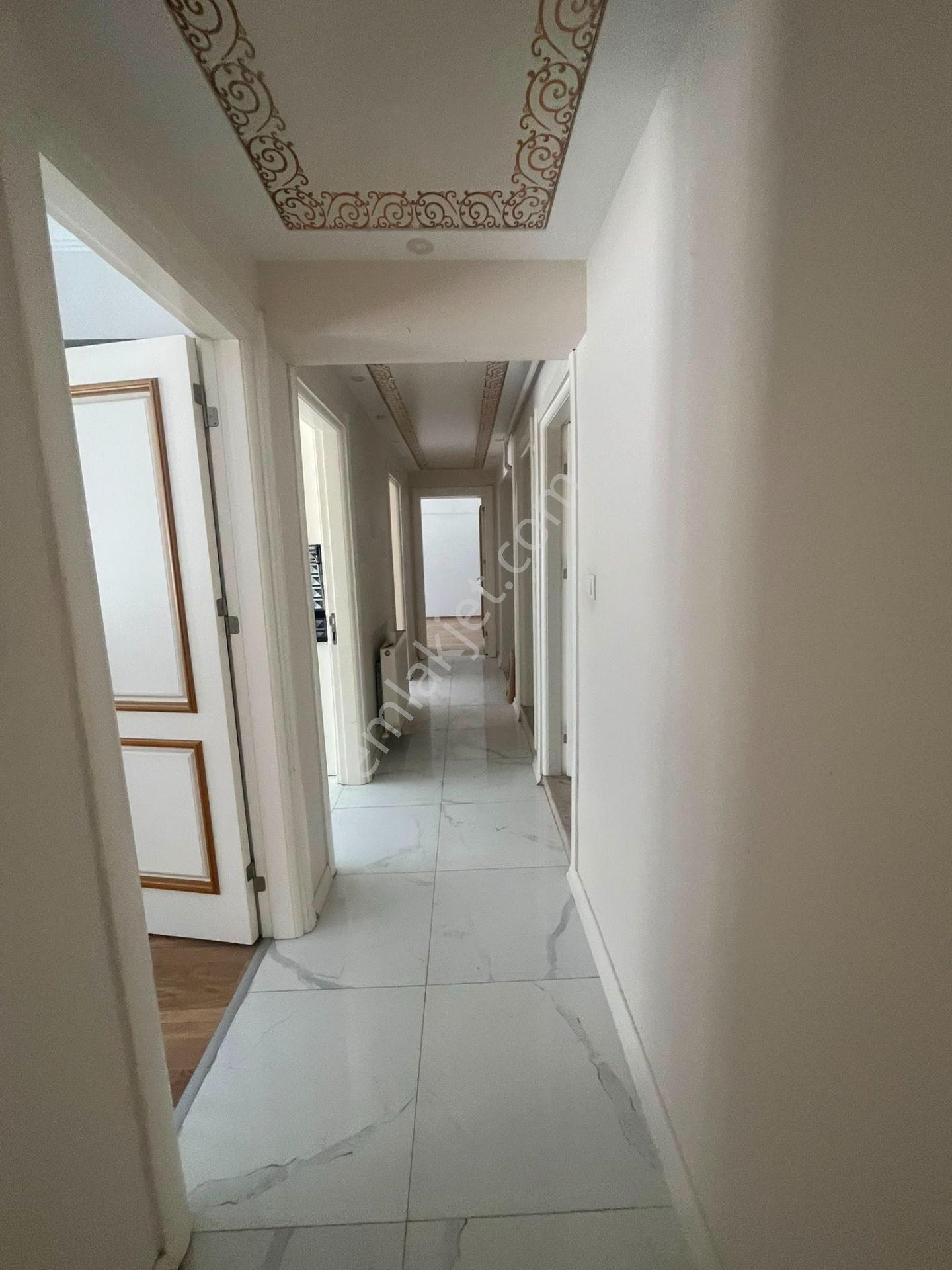 Muradiye Mahallesikiralık Daire 3+1 125m2 5 Katlının 1 Katı Teraslı Kapalı Mutfak Full Özelikli - Görsel 11
