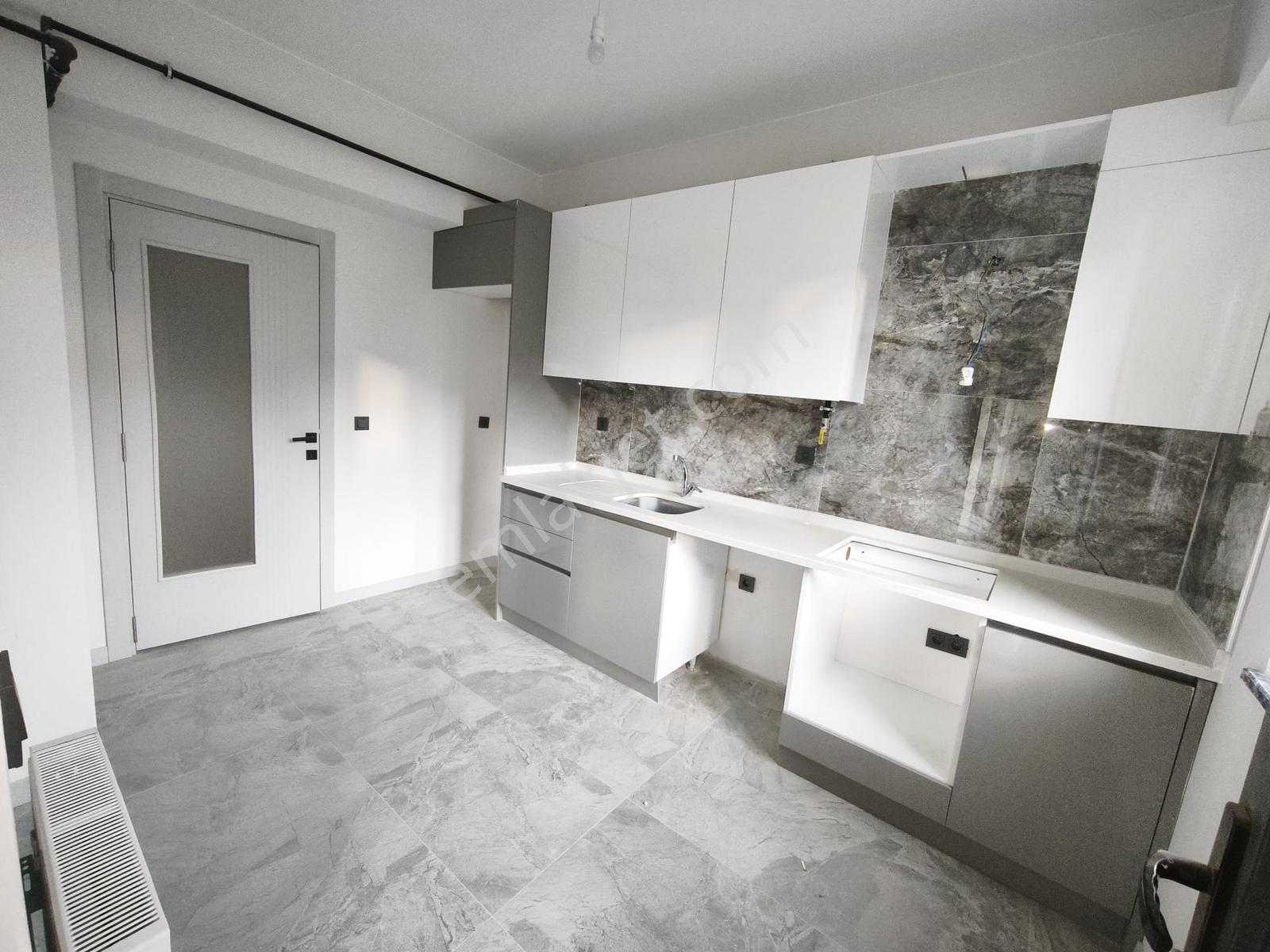 Metro Karşısı Başakevler Sitesi 'de Kiralık 3,5+1 Kiralık Daire - Görsel 22