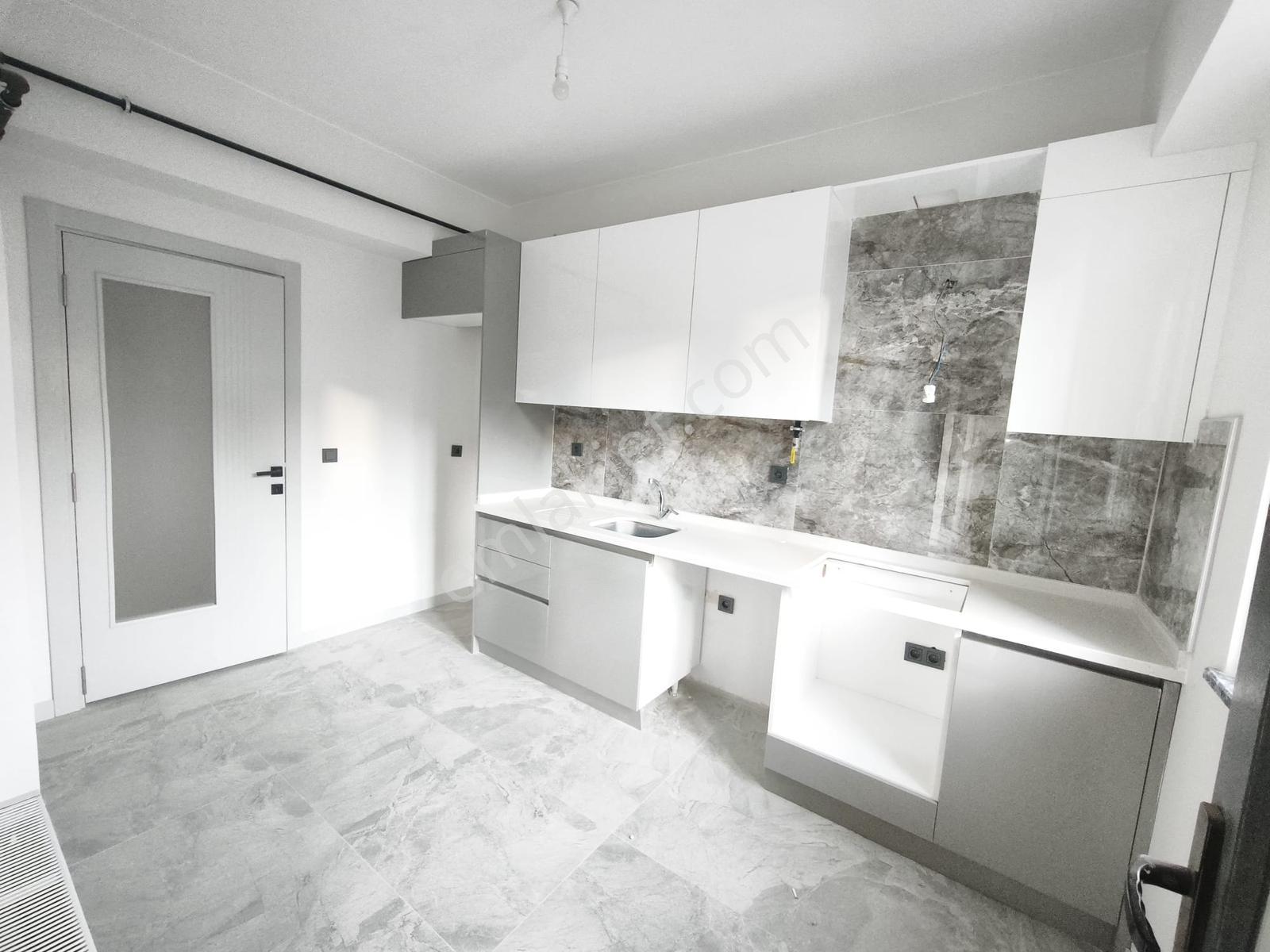 Metro Karşısı Başakevler Sitesi 'de Kiralık 3,5+1 Kiralık Daire - Görsel 15