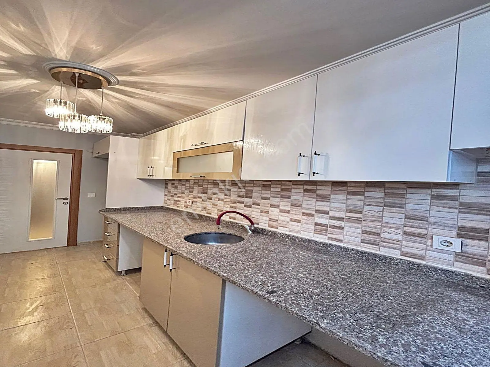 Cadde34'den Merkezi Konumda Eminevim & Fuzuleve Uygun Full Dekorlu 2+1 Yüksek Giriş Satılık Daire - Görsel 11