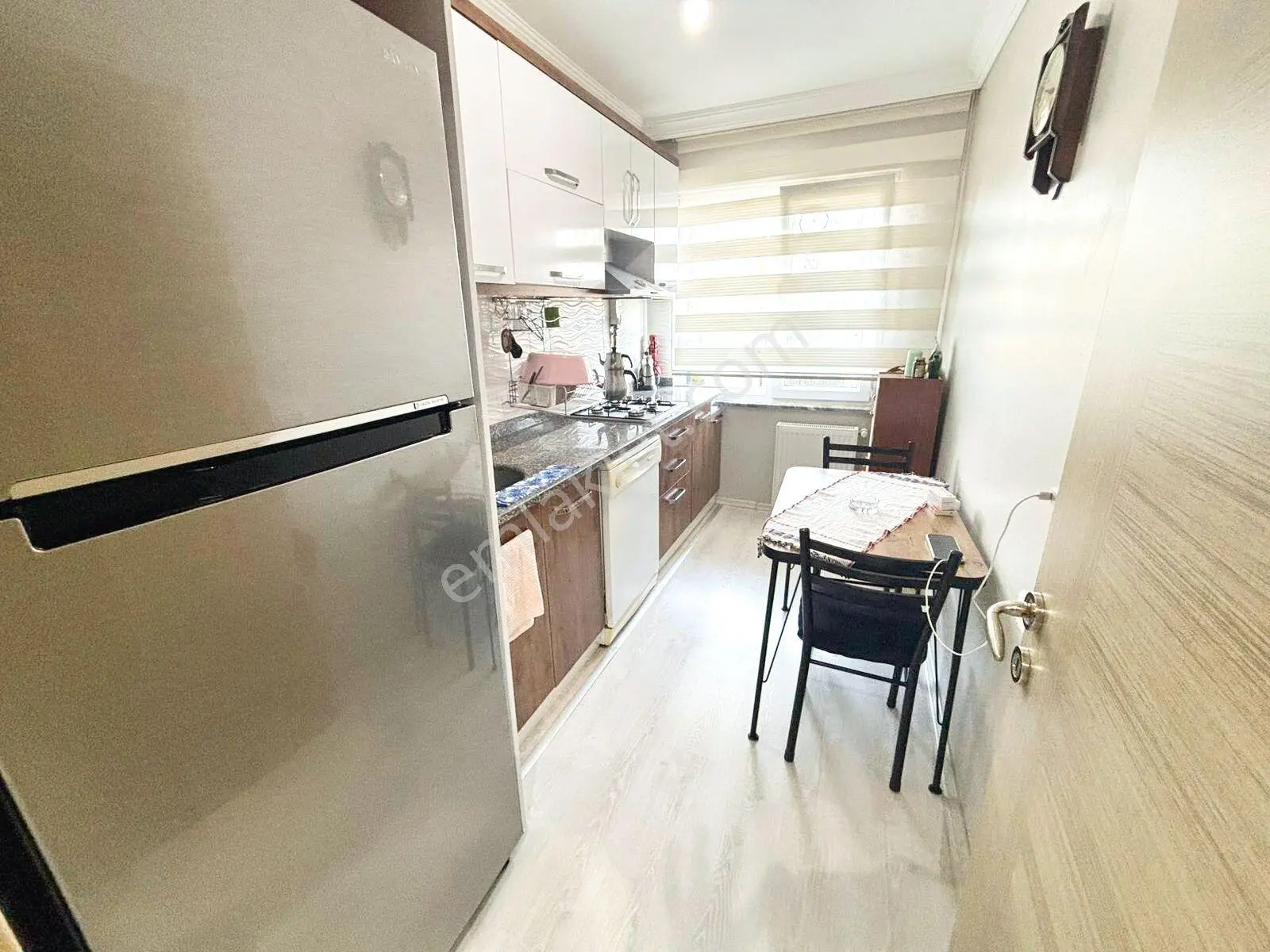 Aktif'ten Akçay'daşok Fiyat 5 Yaşında Ön Cephe Geniş Ayrı Mutfaklı 2+1 Daire - Görsel 3