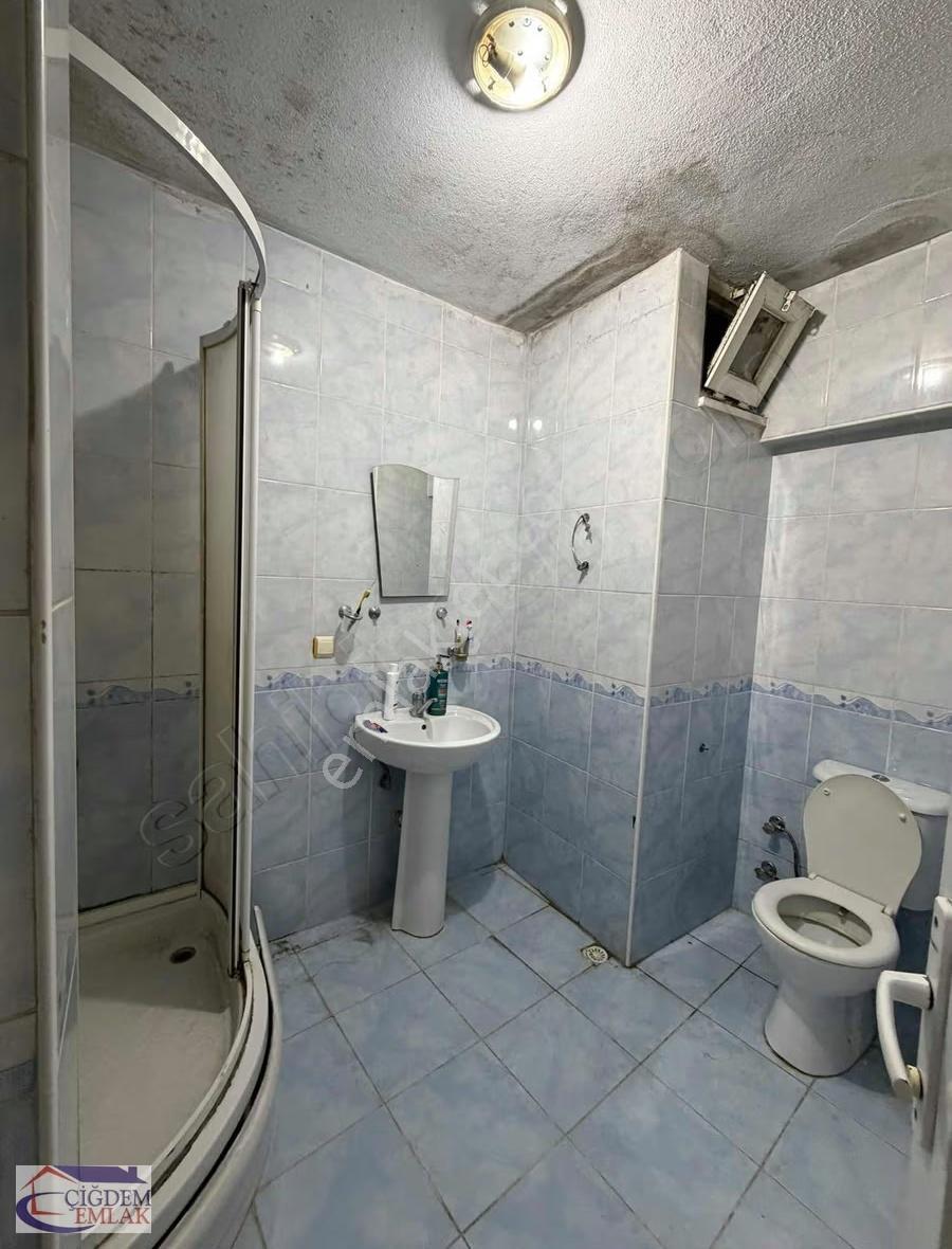 Esenyurt'ta Merkezi Konumda Kiralık Ferah 2. Kat Daire - Görsel 2