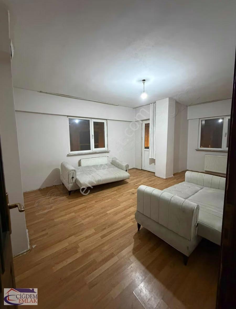 Esenyurt'ta Merkezi Konumda Kiralık Ferah 2. Kat Daire - Görsel 3