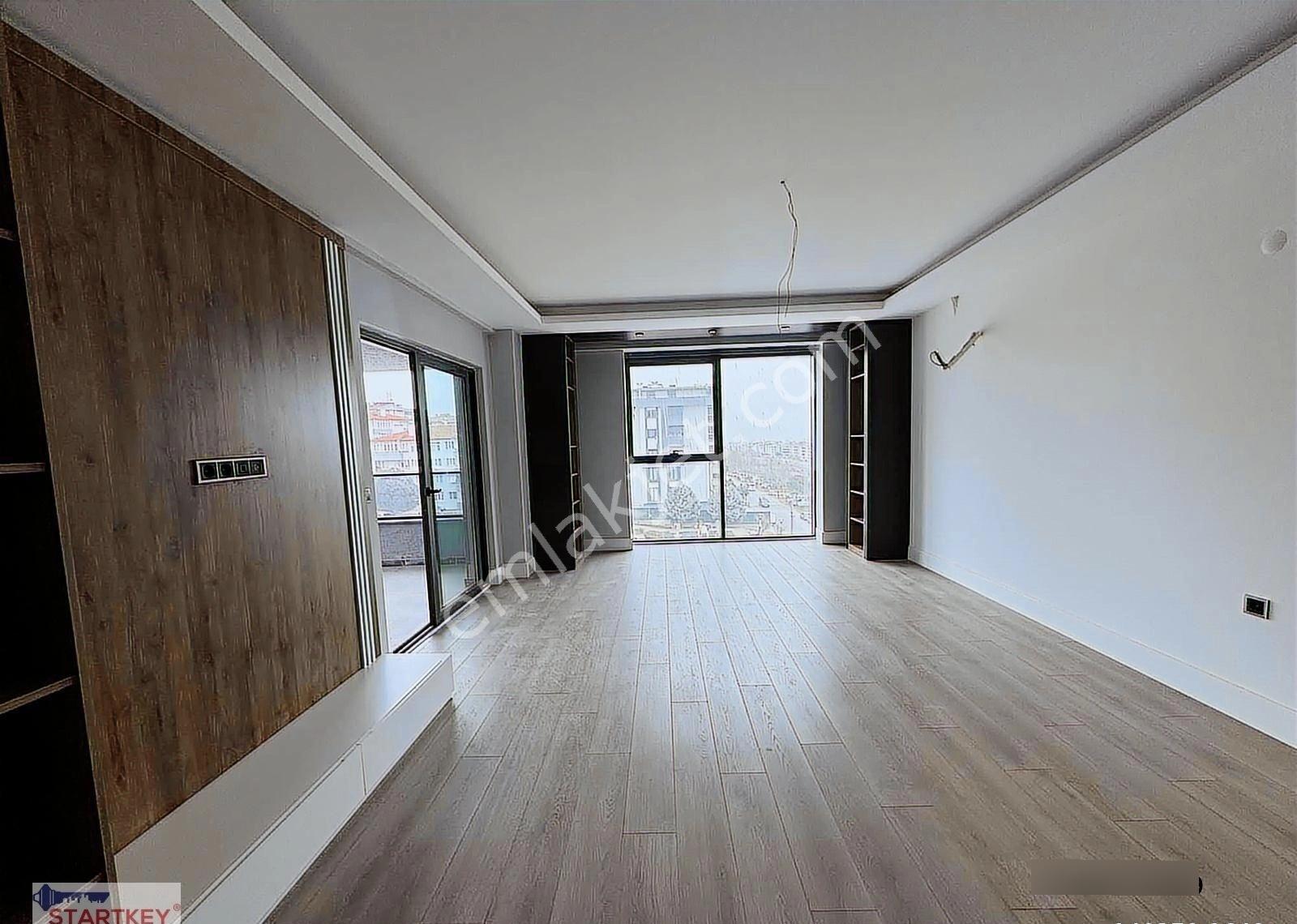 Twin Towers'ta Satılık Ara Kat 3+1 Ultra Lüks Daire
