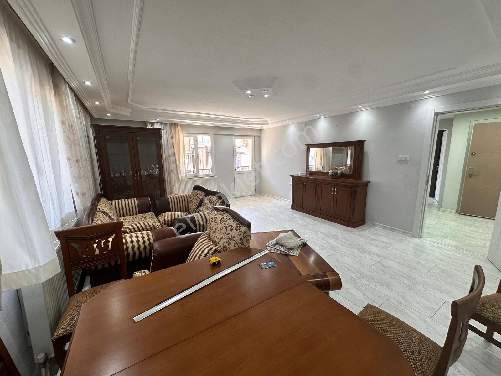 Cumhuriyet Mh. 3+1 İçi Yenilenmiş 170m2 Net Geniş Full Lüx Daire - Görsel 3