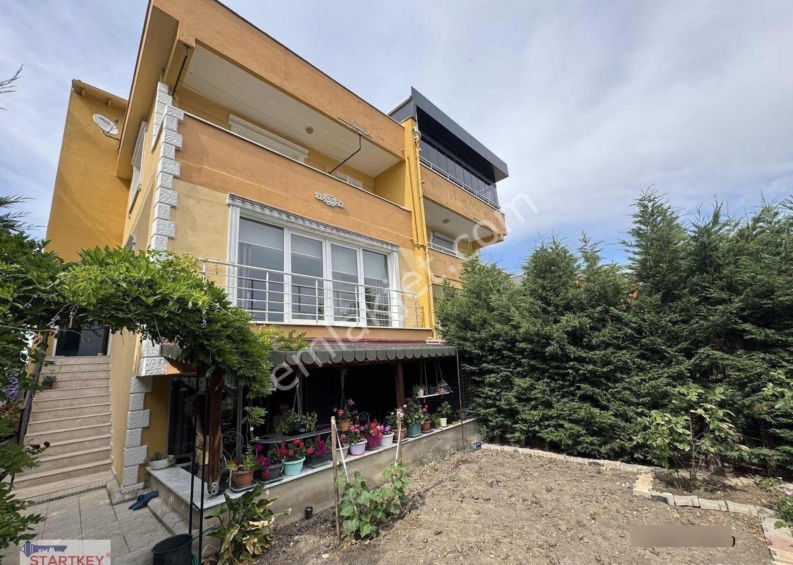 Kuvayi Milliye'de Güzel Konumda, 5+1 Özel Tasarım Villa - Görsel 22