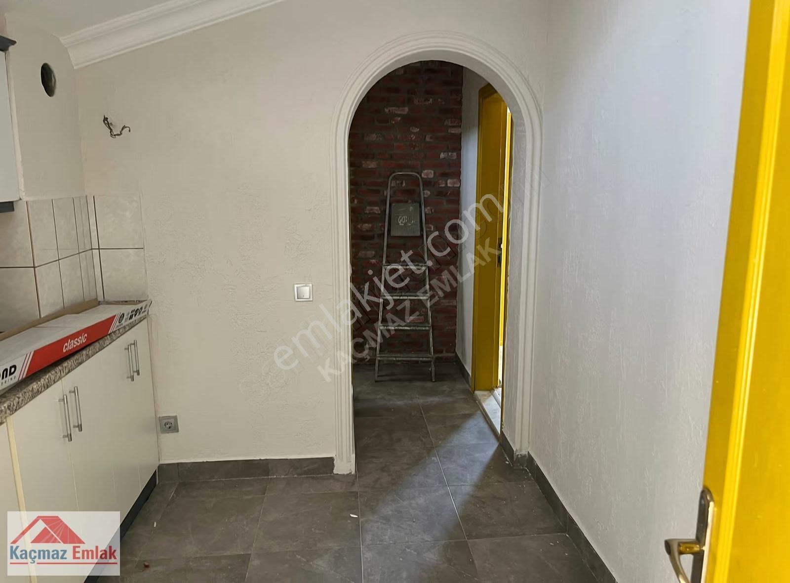 Manavgat Antalya Cadde Üstü 1+1 Kiralık Daire/ofis - Görsel 2